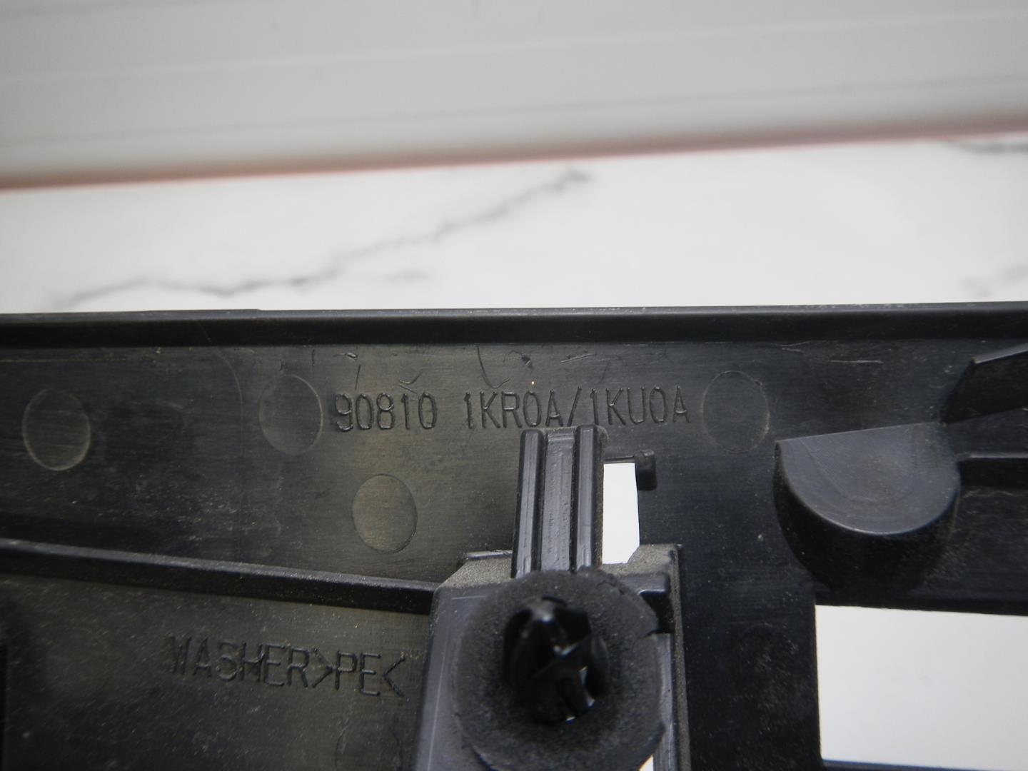 Накладка двери багажника