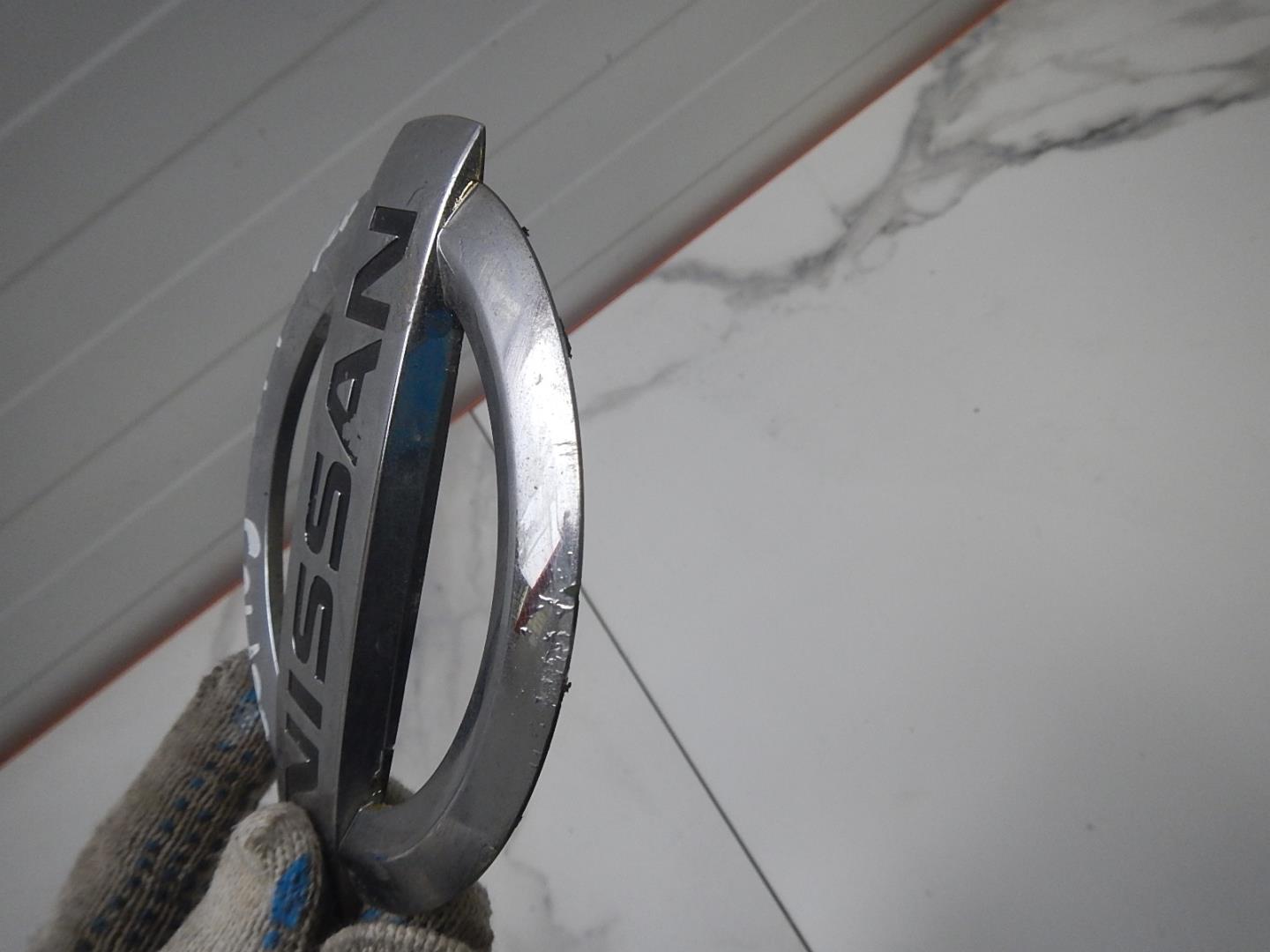 Эмблема на крышку багажника