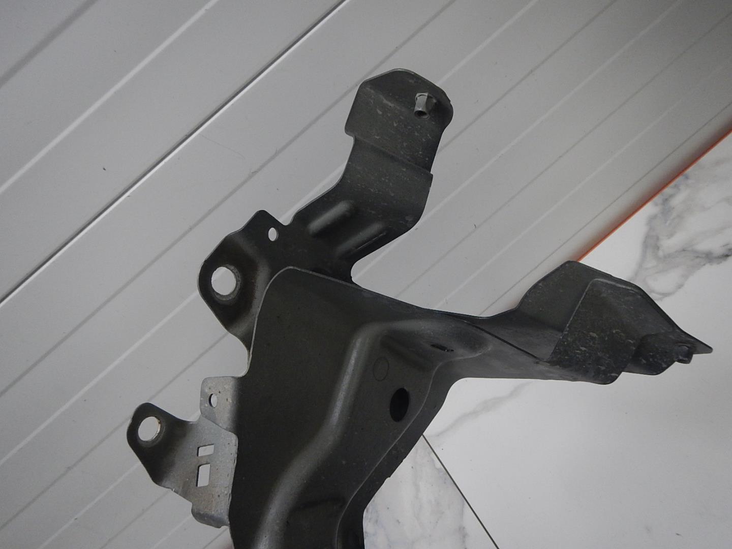 Кронштейн крепления крыла