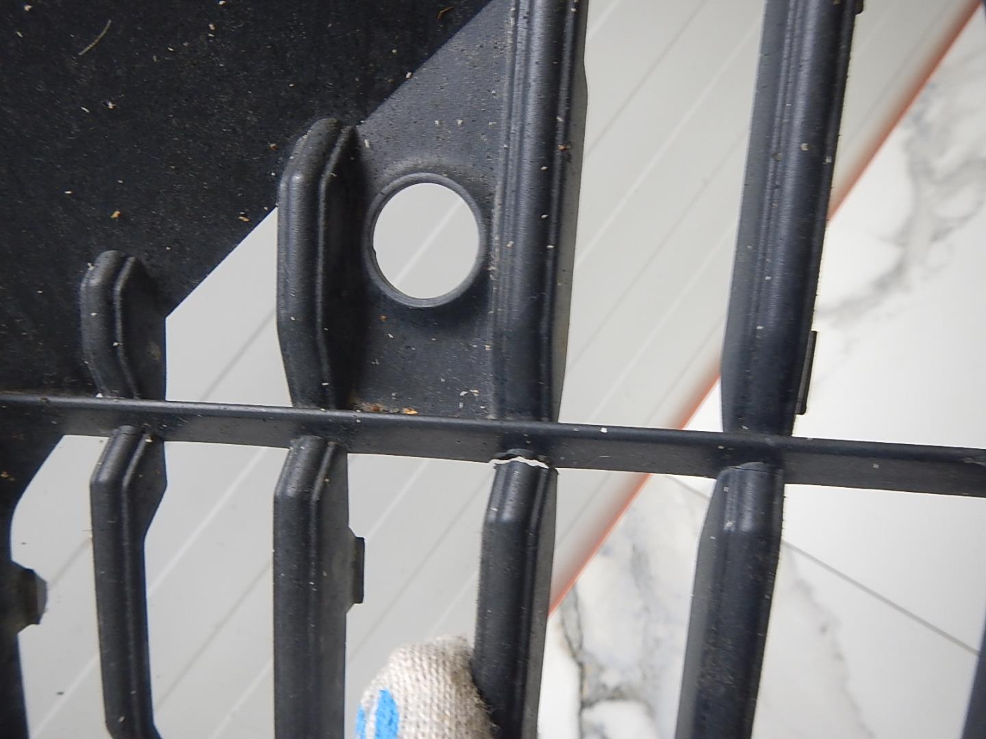 Решетка в бампер правая