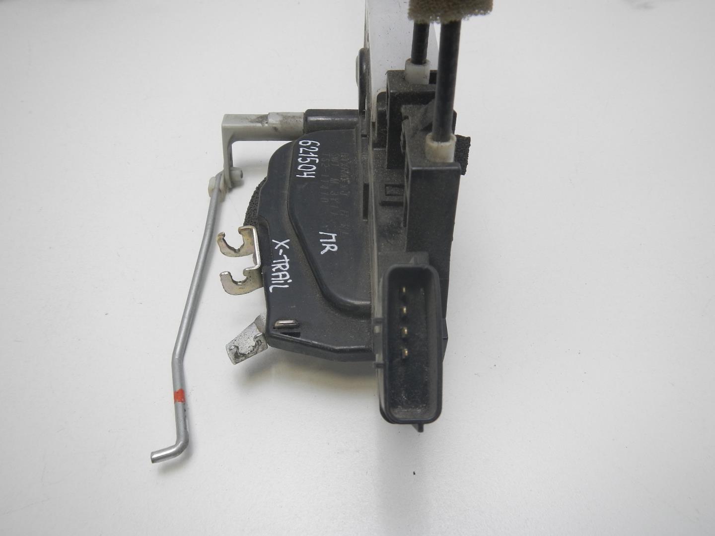 Замок двери передней правой