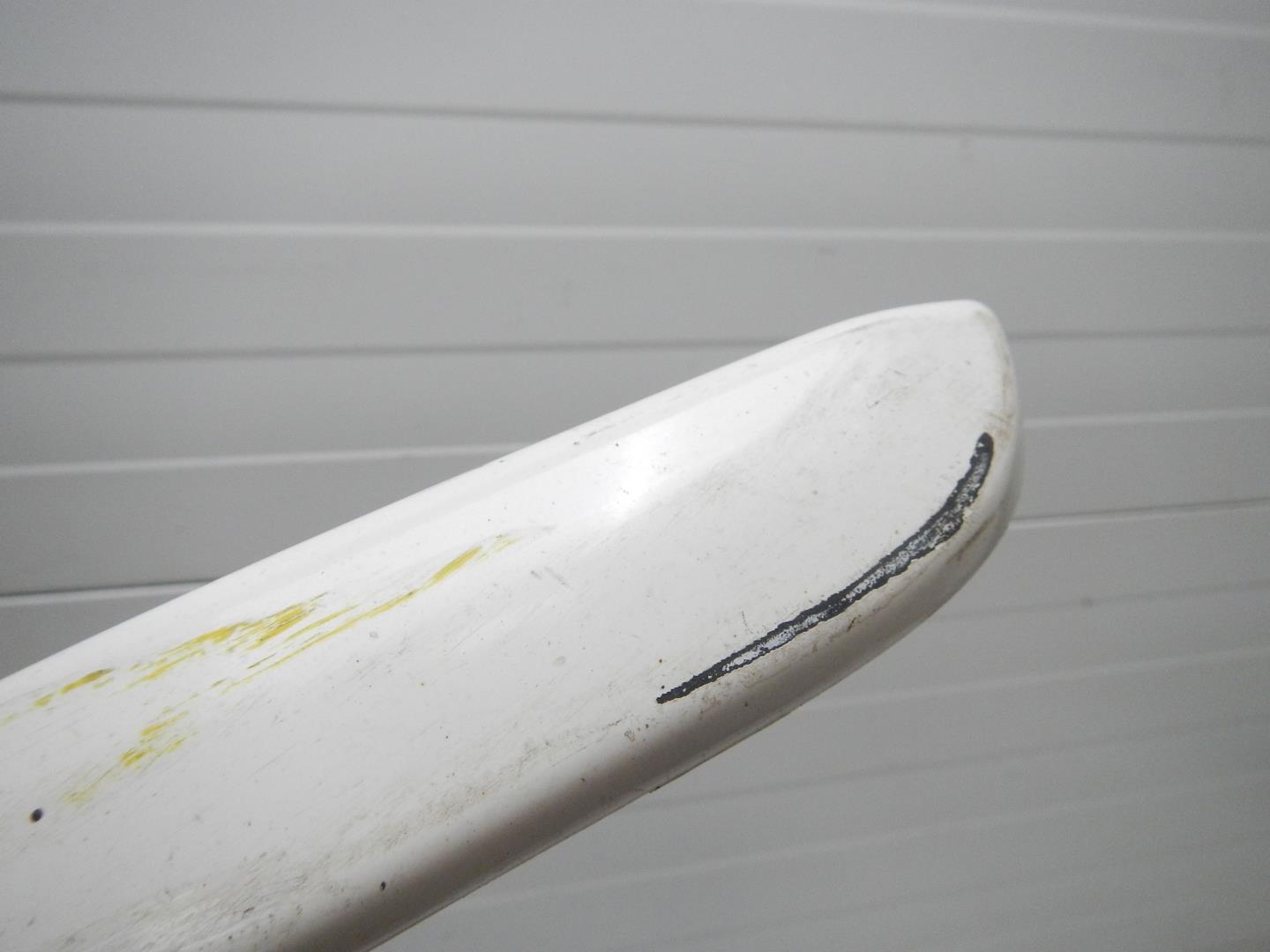 Молдинг переднего бампера левый