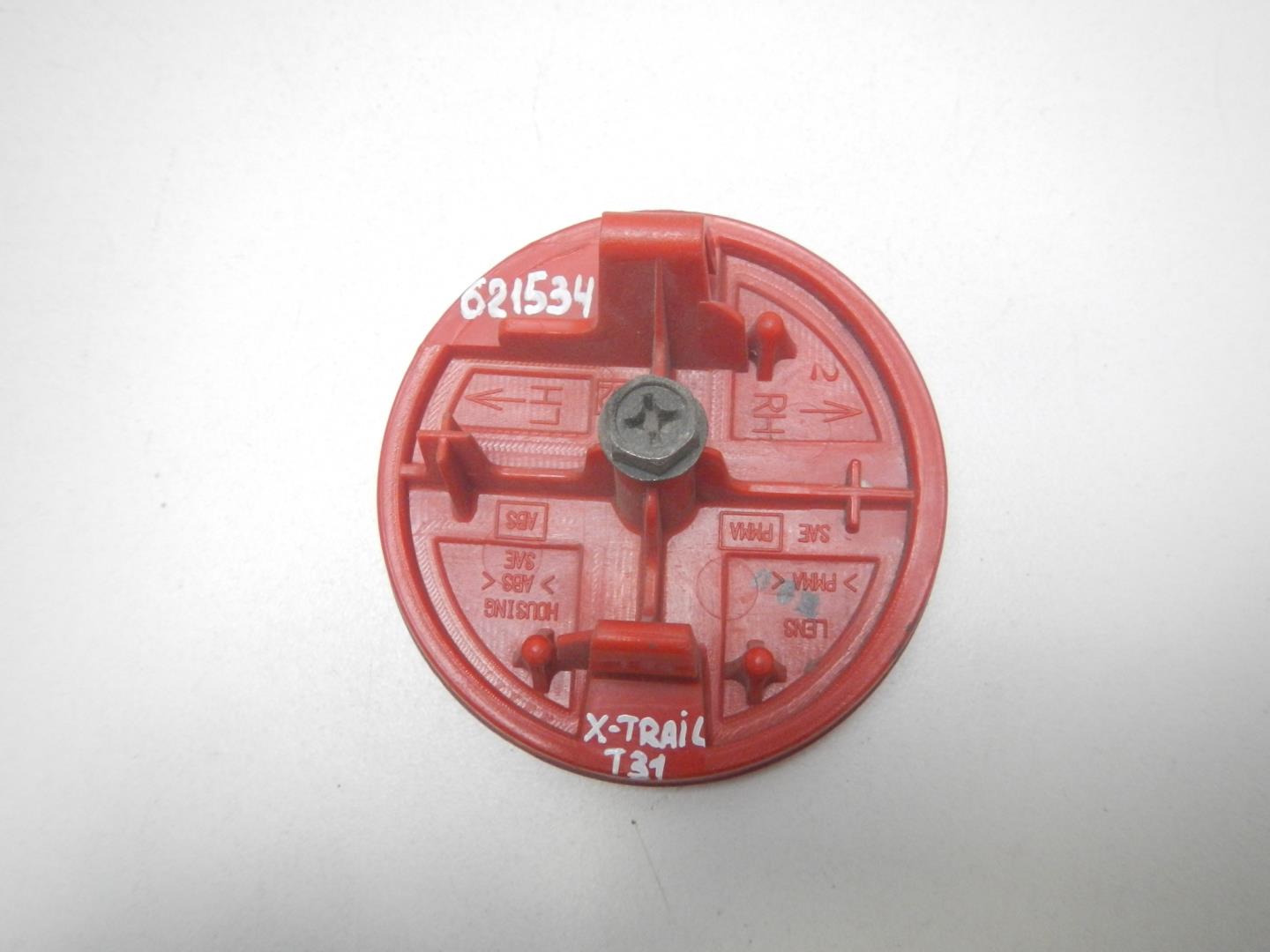 Отражатель в бампер задний левый