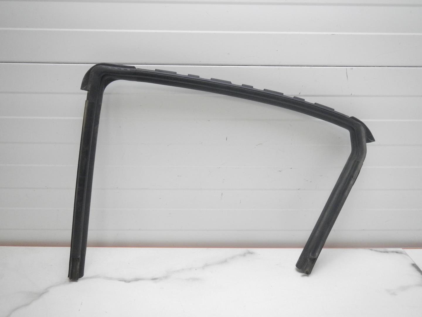 Уплотнитель стекла двери