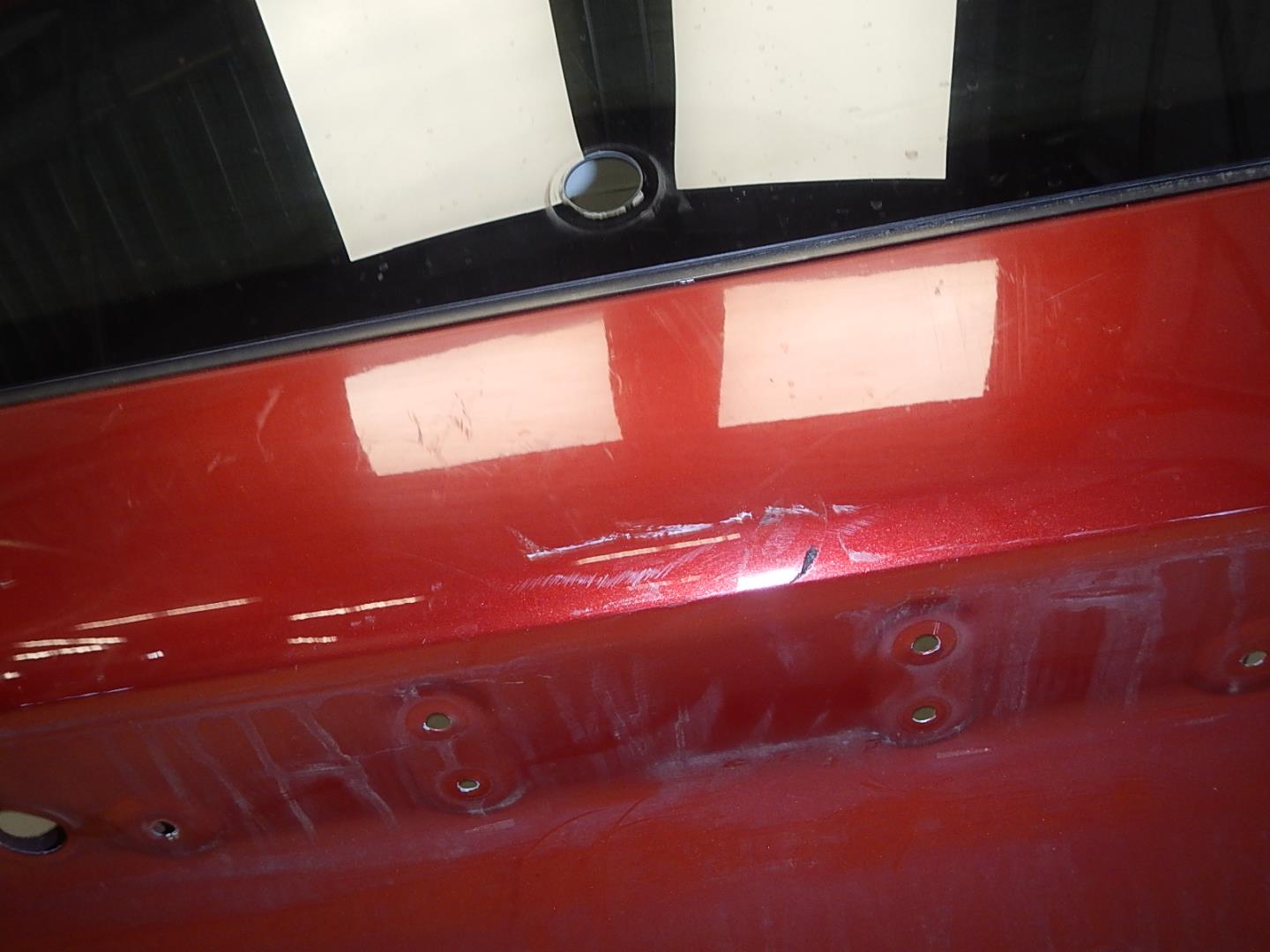 Дверь багажника