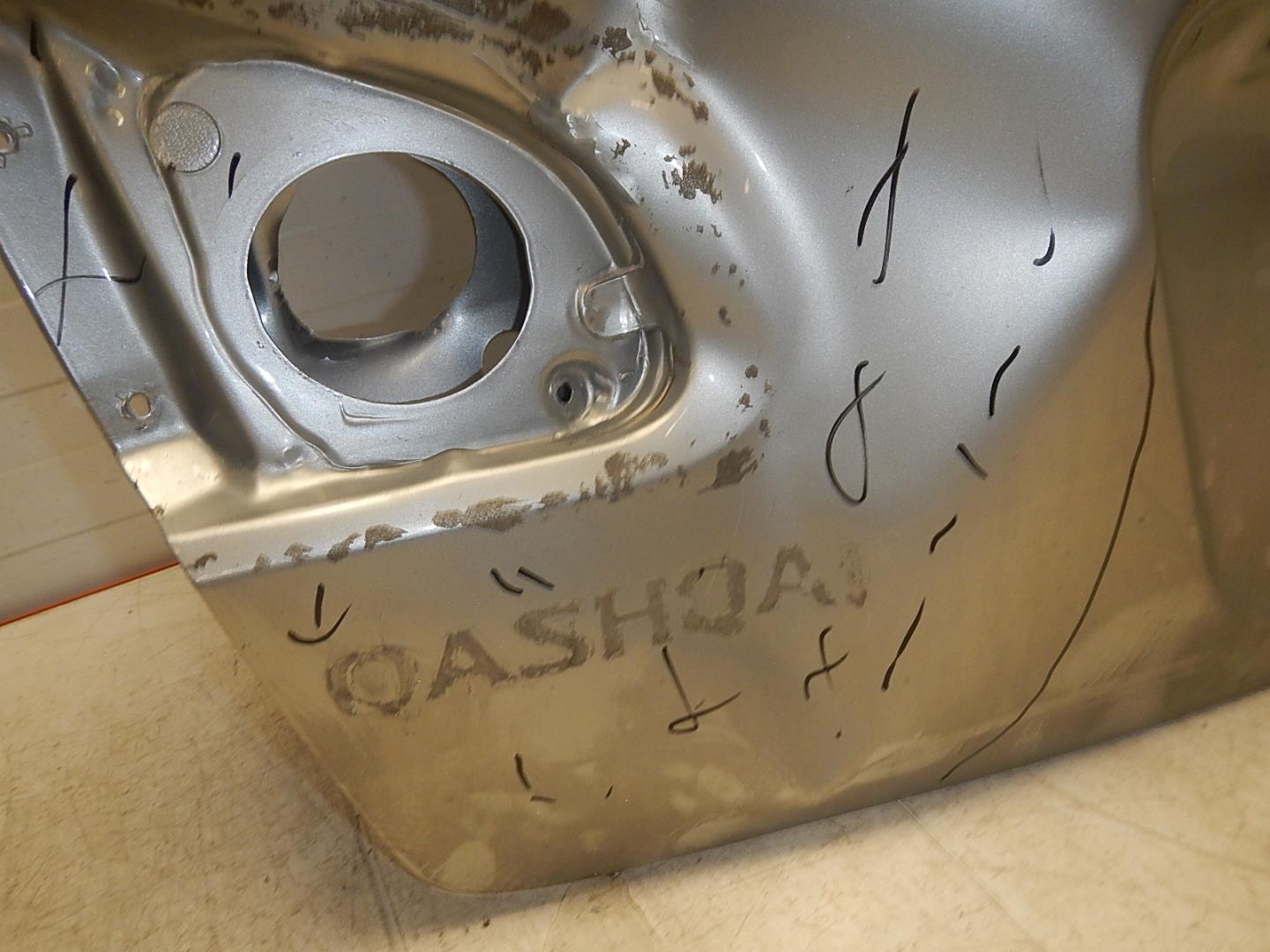 Дверь багажника