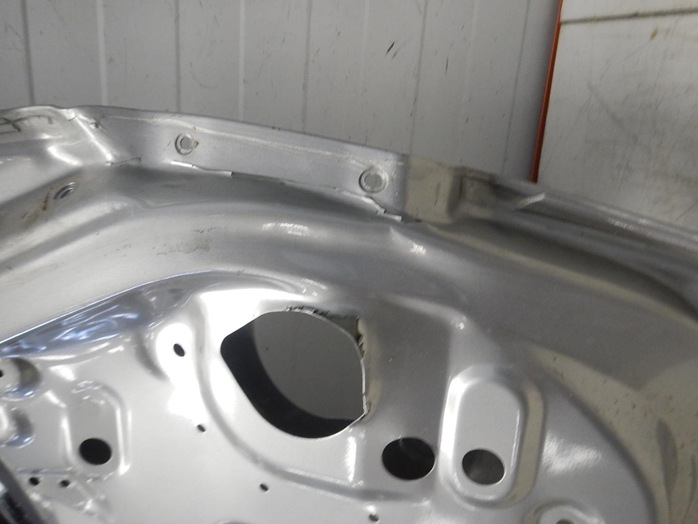 Дверь багажника