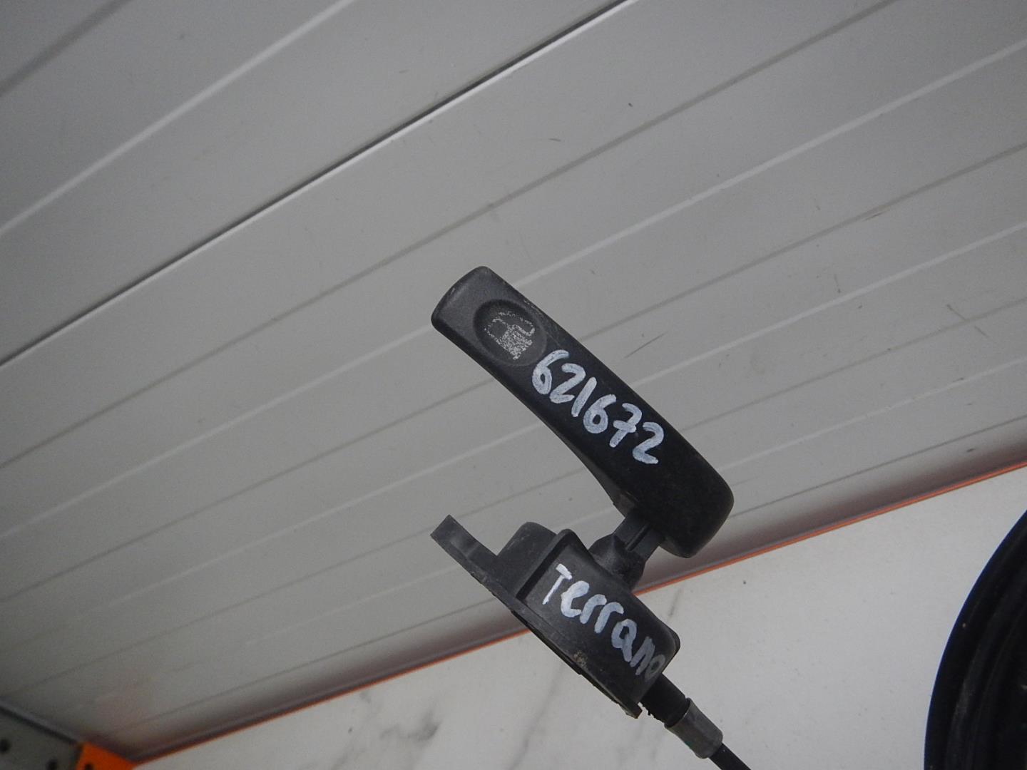 Трос лючка бензобака