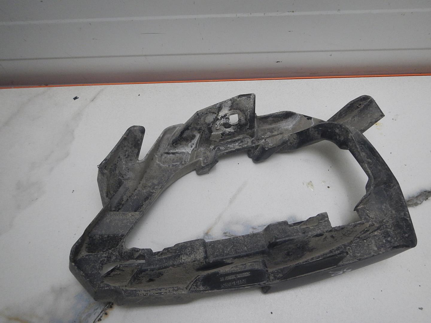 Кронштейн фары противотуманной правой