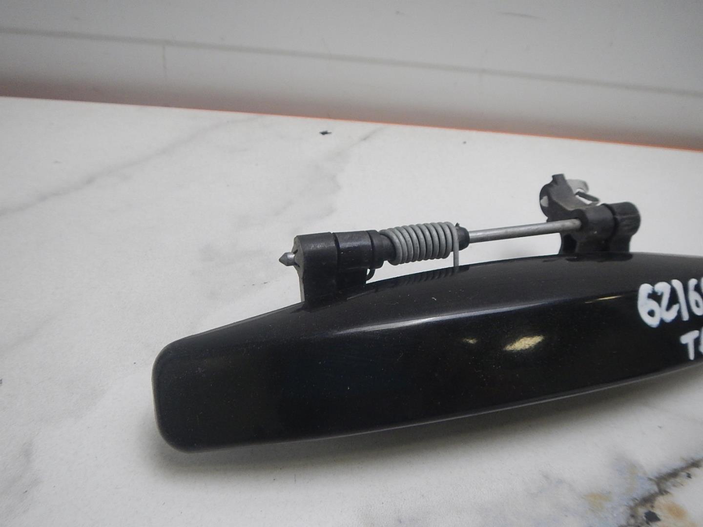 Ручка двери передней наружная левая