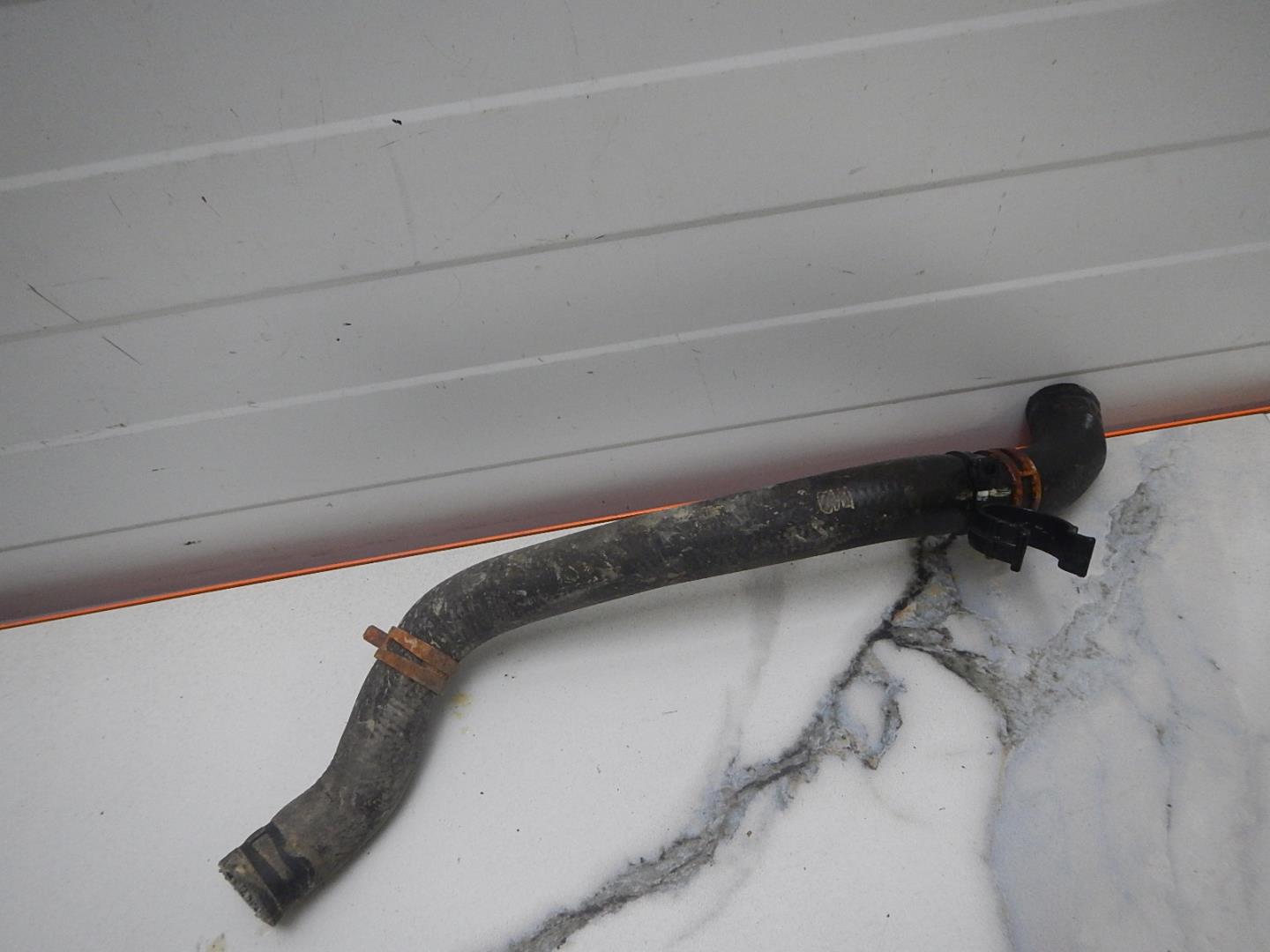 Патрубок отопителя