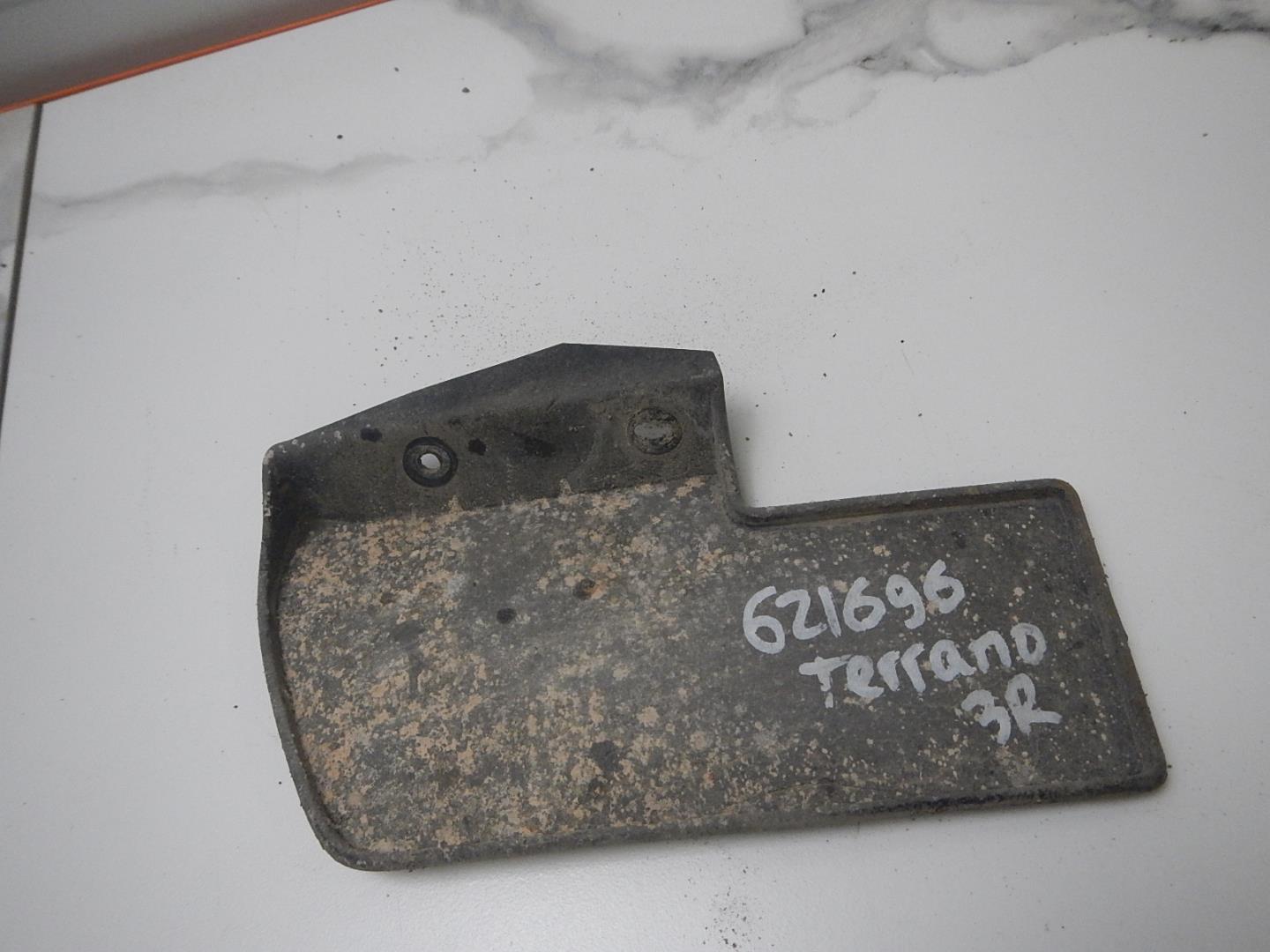 Брызговик задний правый