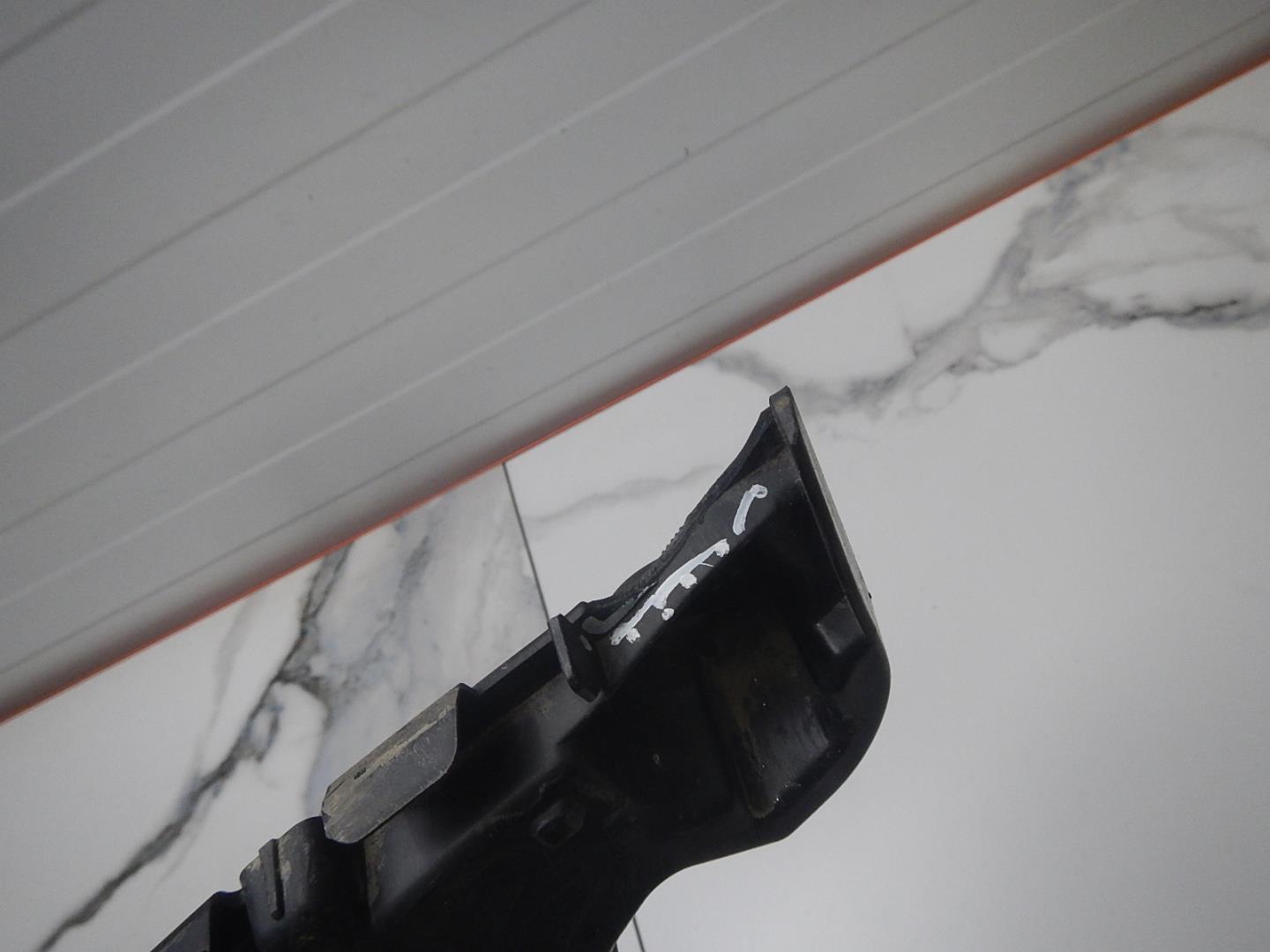 Кронштейн заднего бампера левый