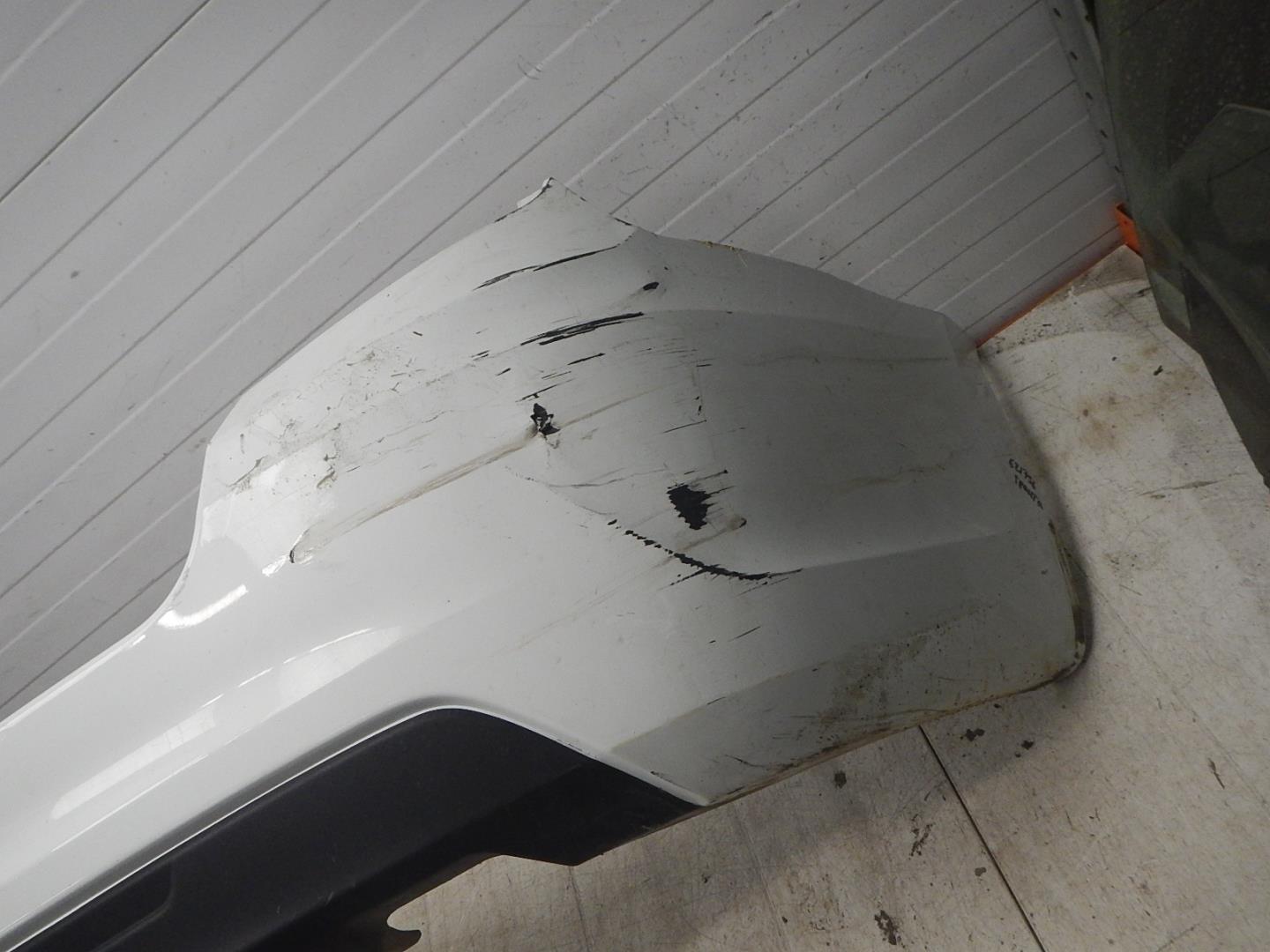 Бампер задний