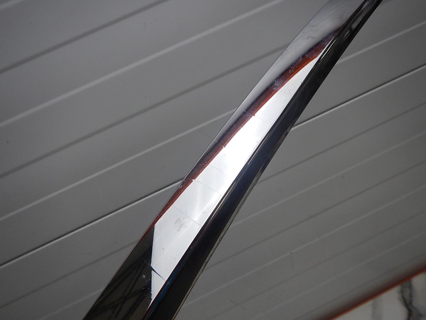 Молдинг переднего бампера левый