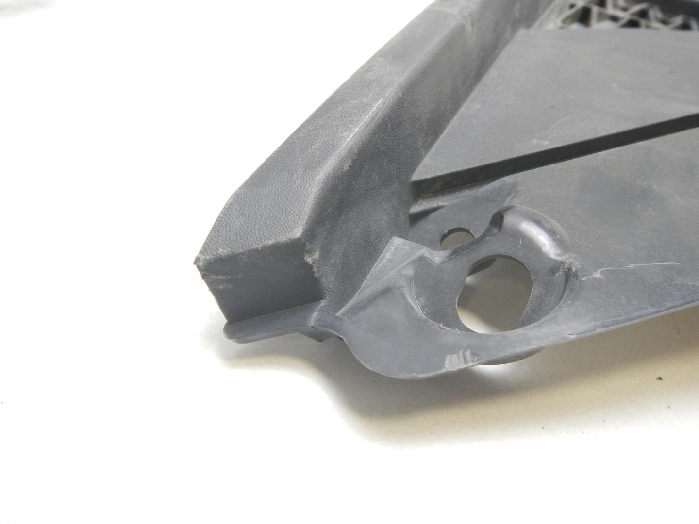 Решетка в бампер левая