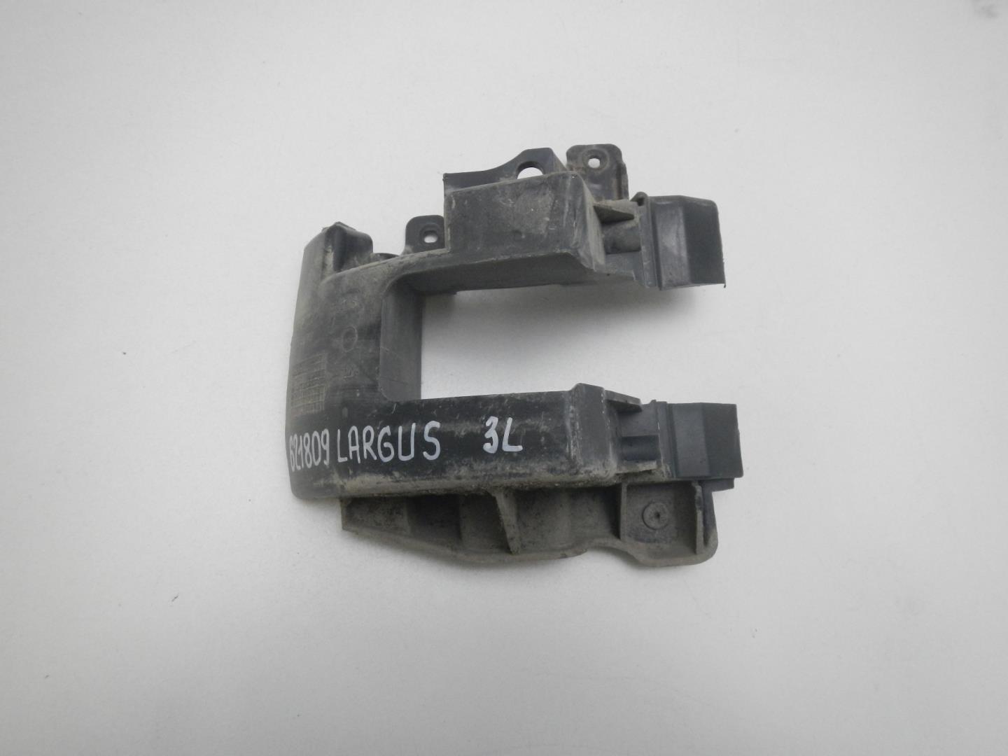 Кронштейн заднего бампера левый