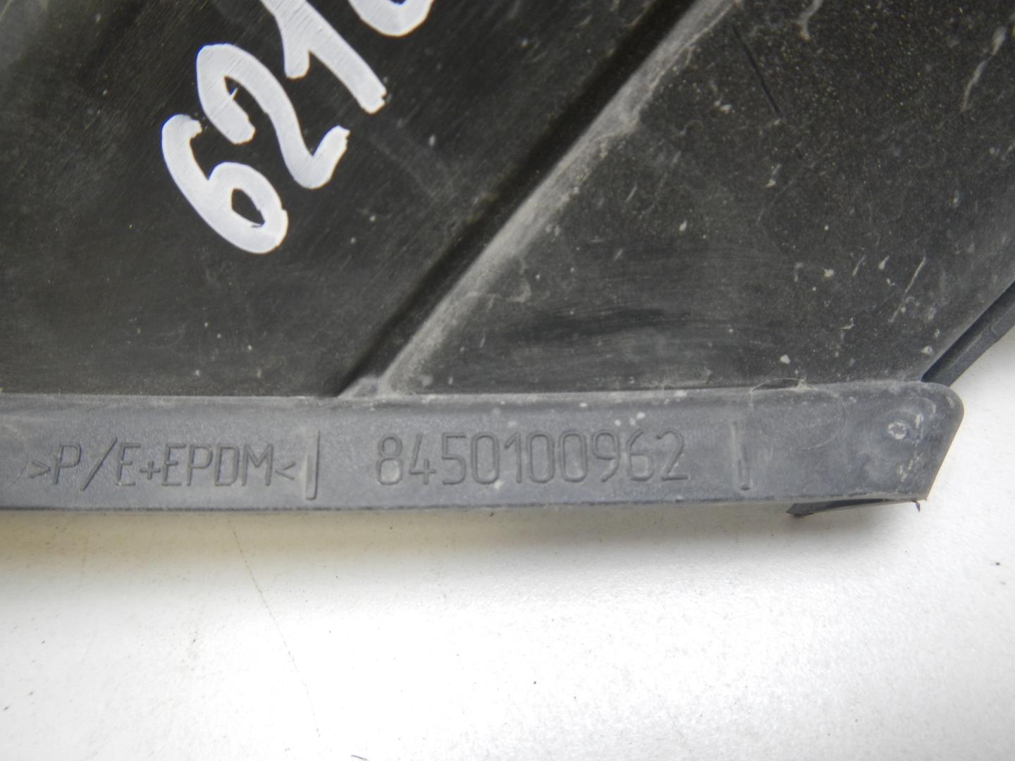 Решетка в бампер правая