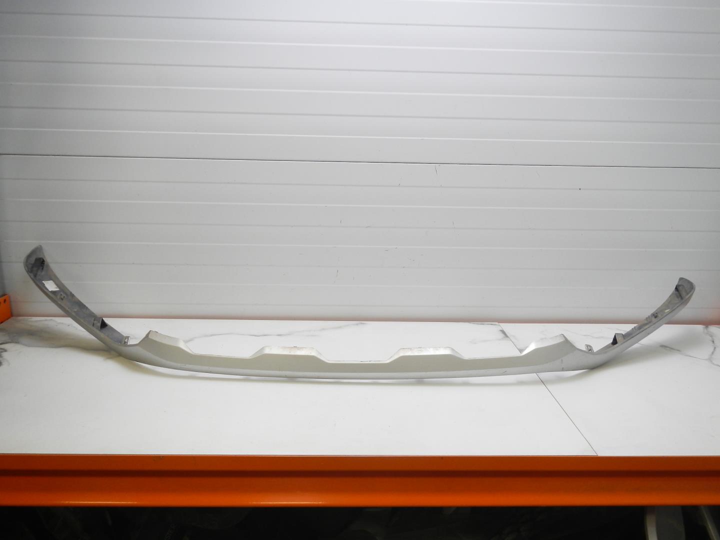 Накладка переднего бампера