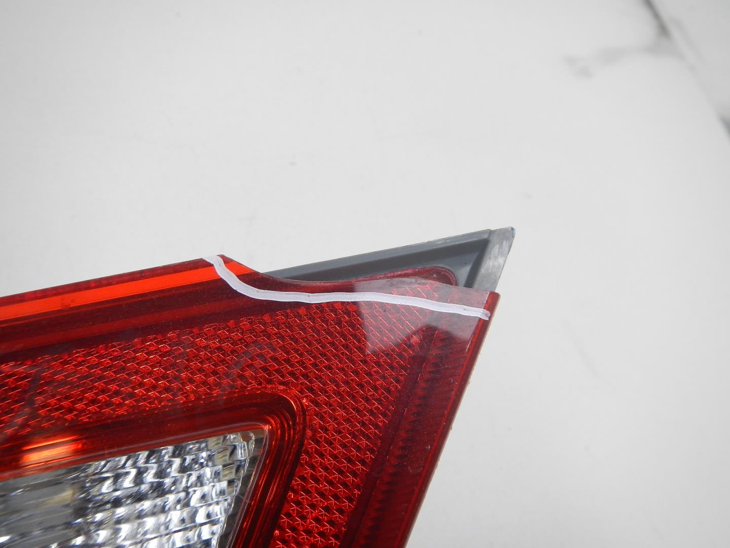 Фонарь задний внутренний левый