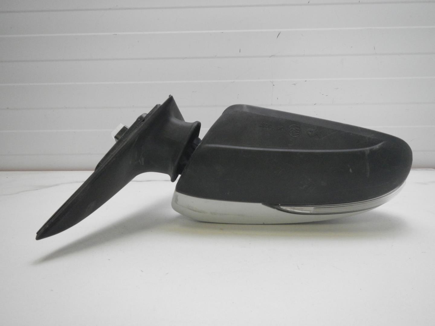 Зеркало правое электрическое