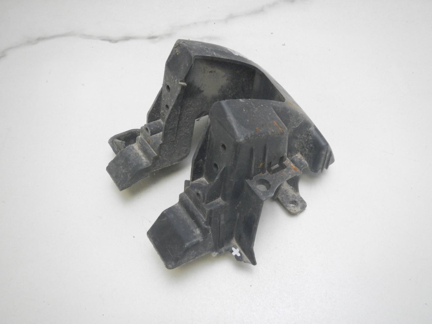 Кронштейн заднего бампера левый