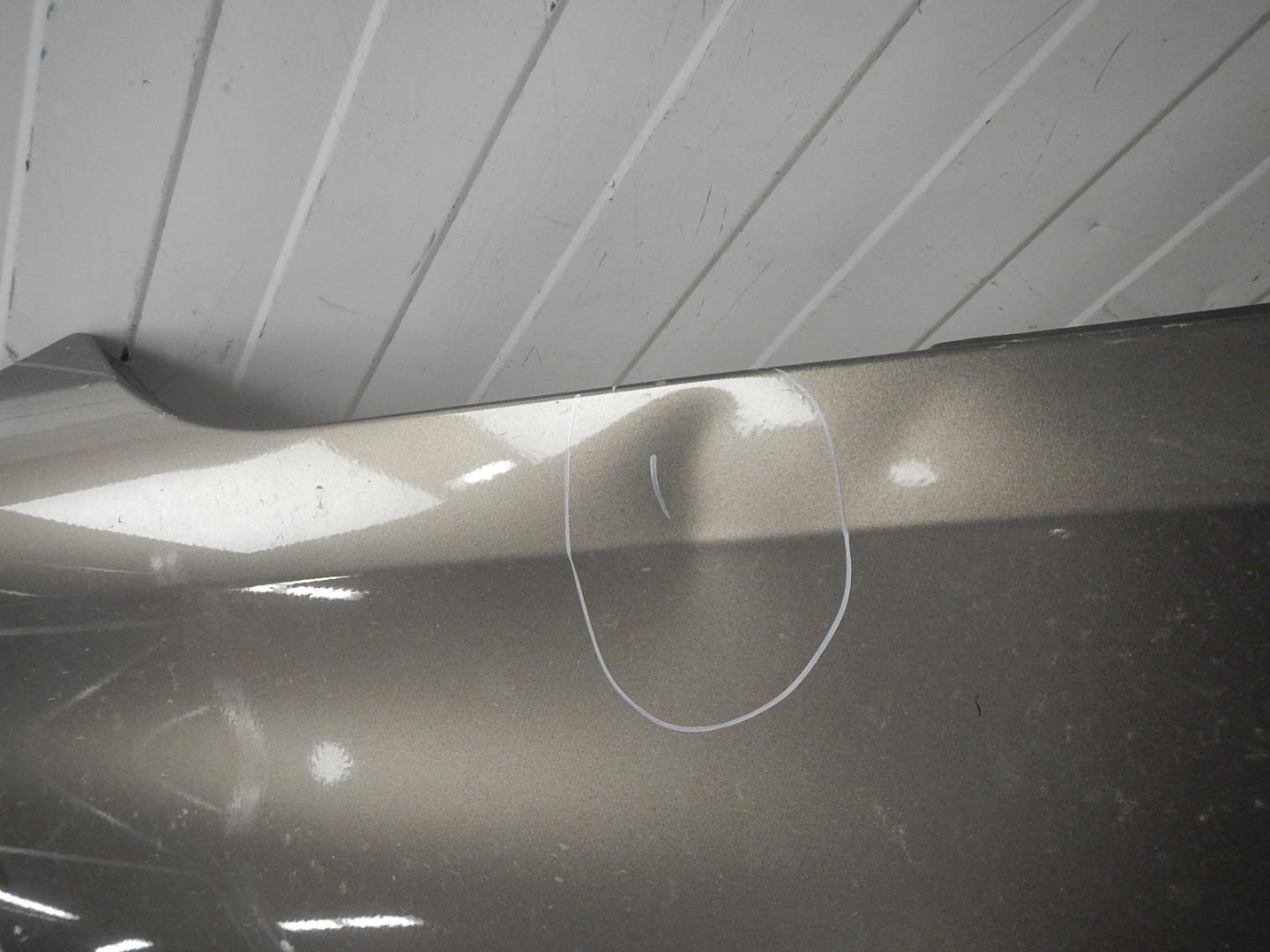 Крыло переднее правое