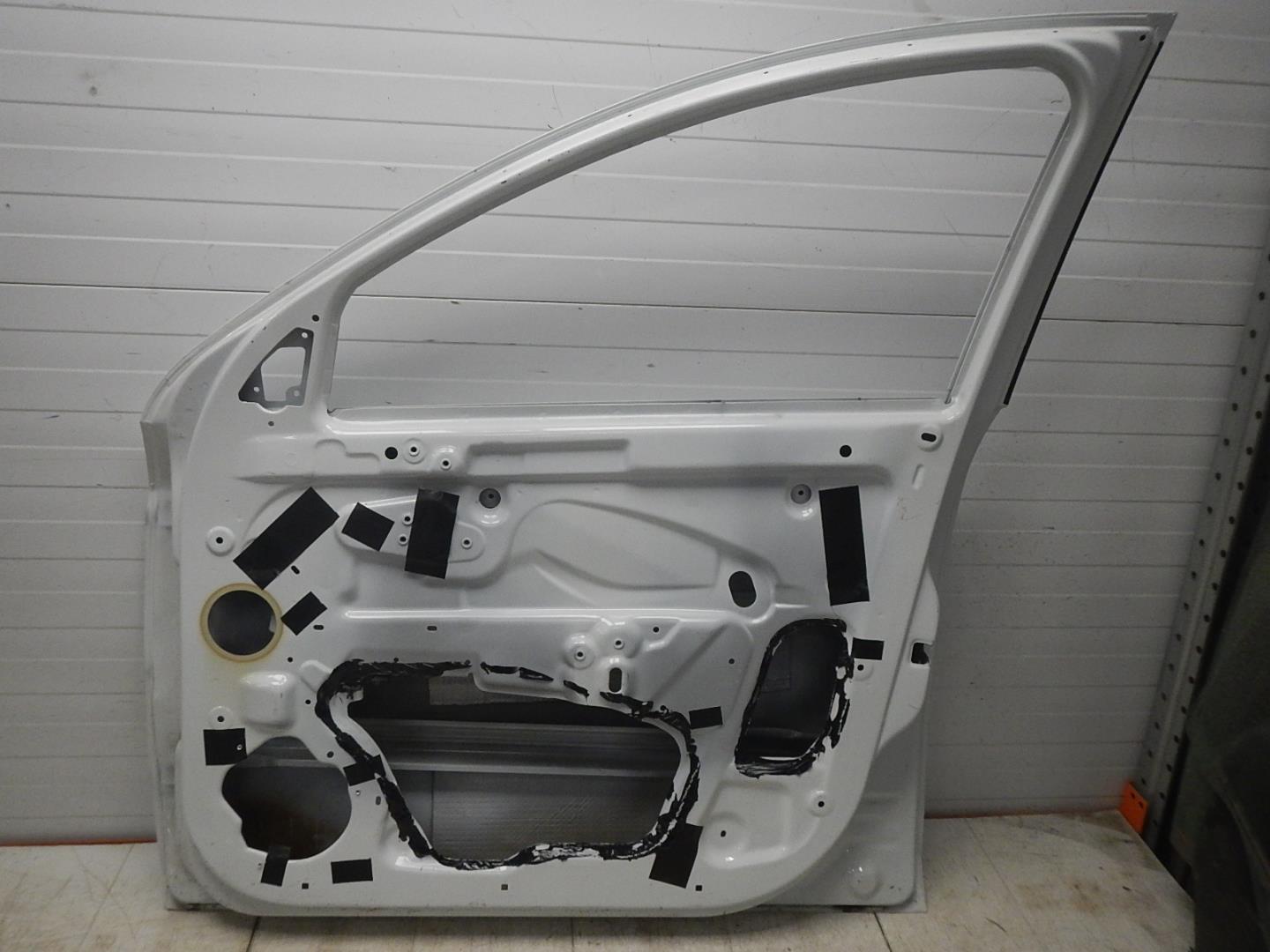 Дверь передняя правая