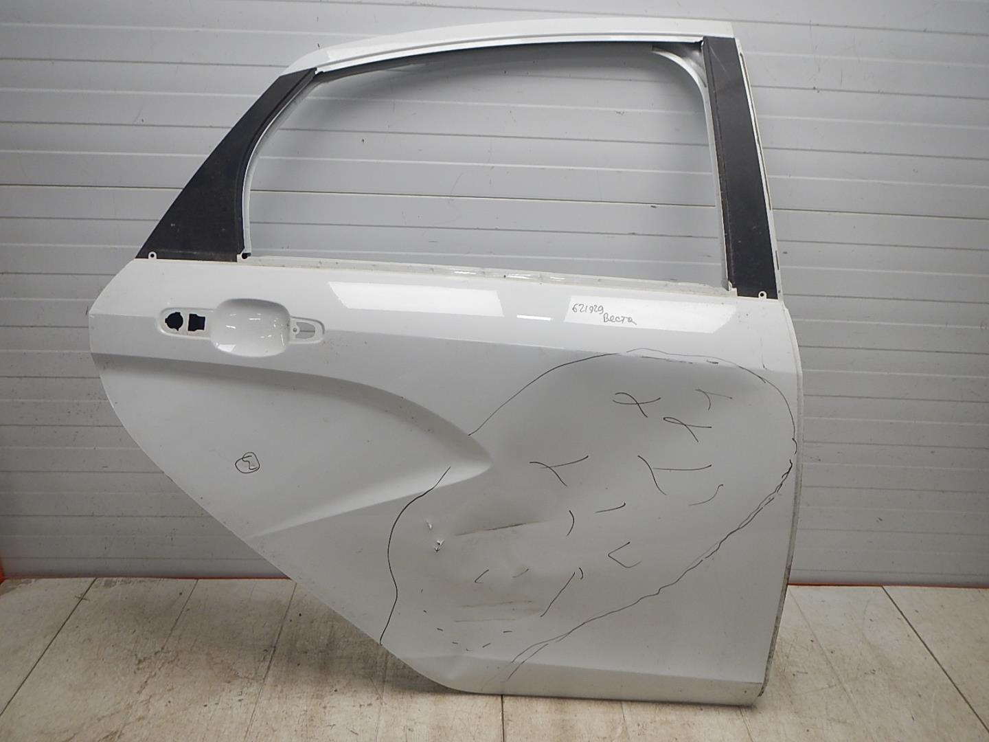 Дверь задняя правая