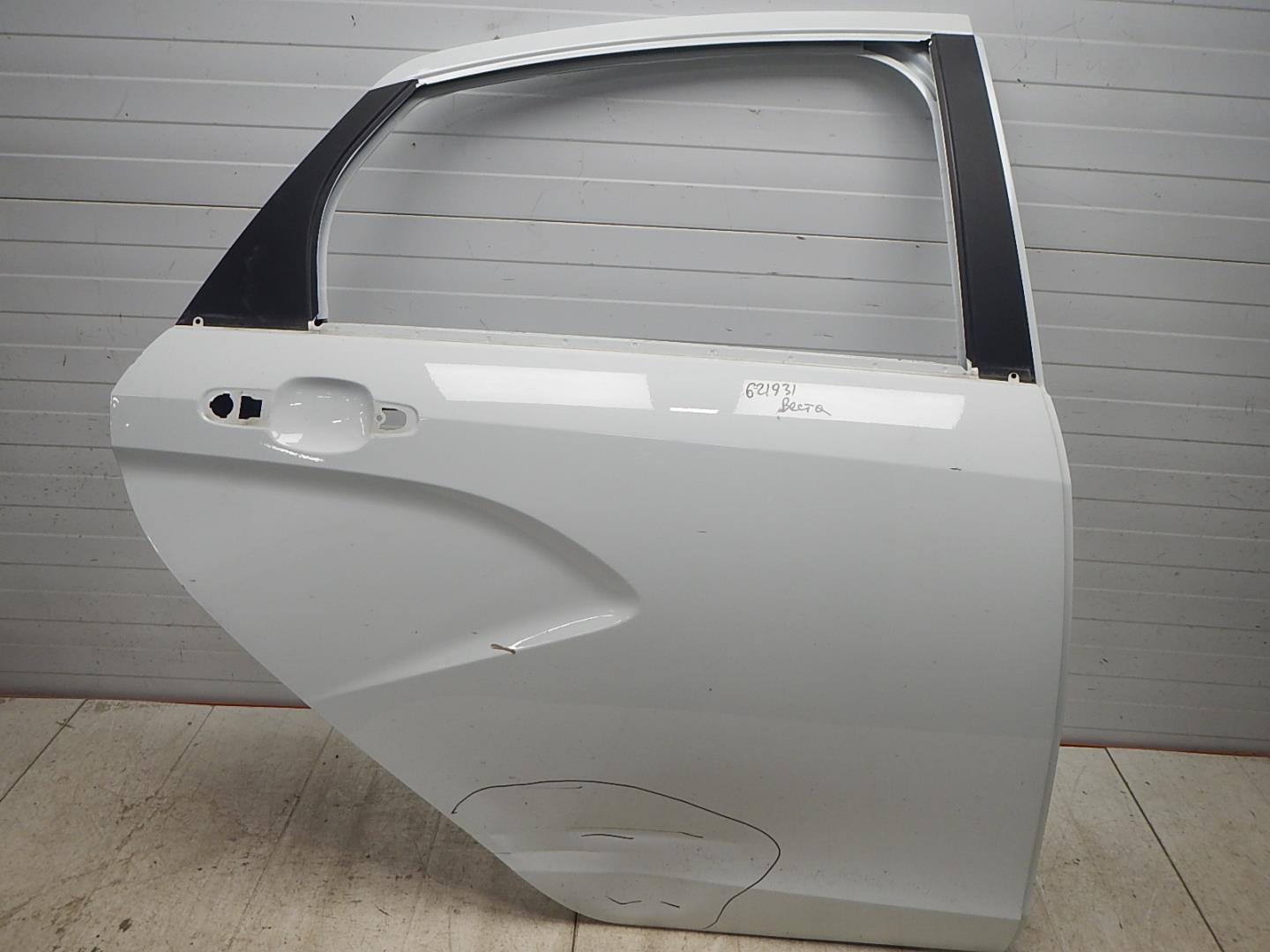 Дверь задняя правая