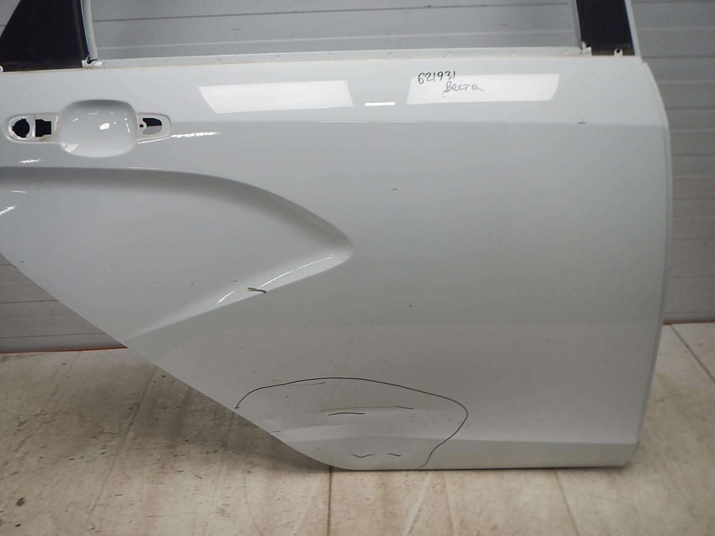 Дверь задняя правая