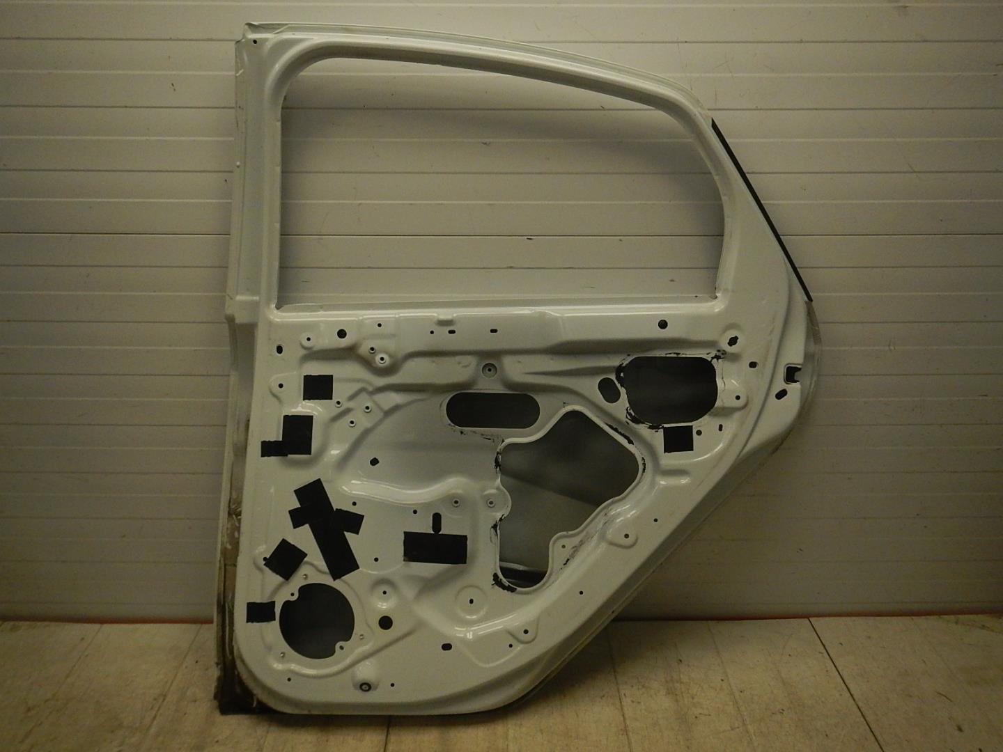 Дверь задняя правая