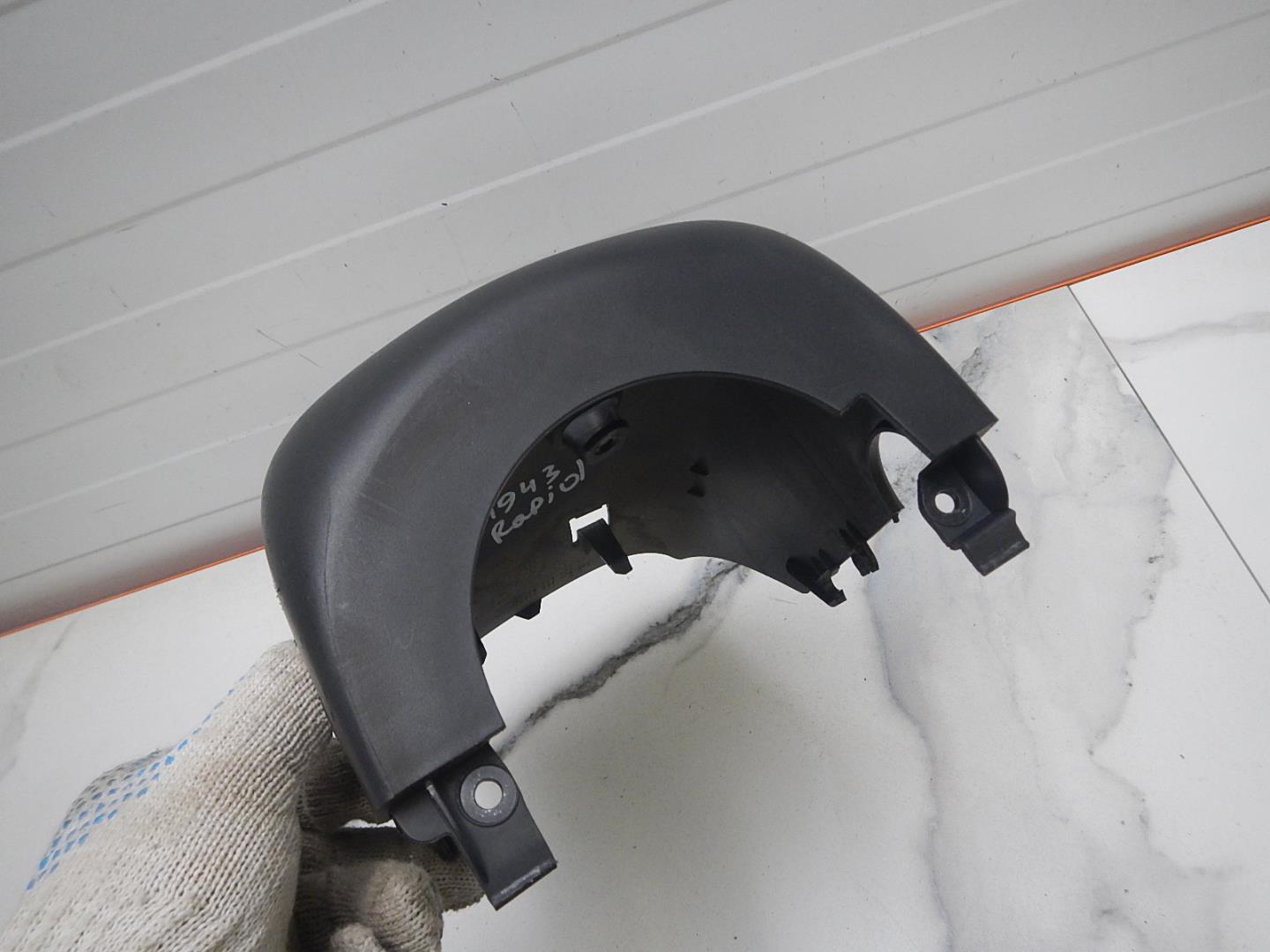 Кожух рулевой колонки