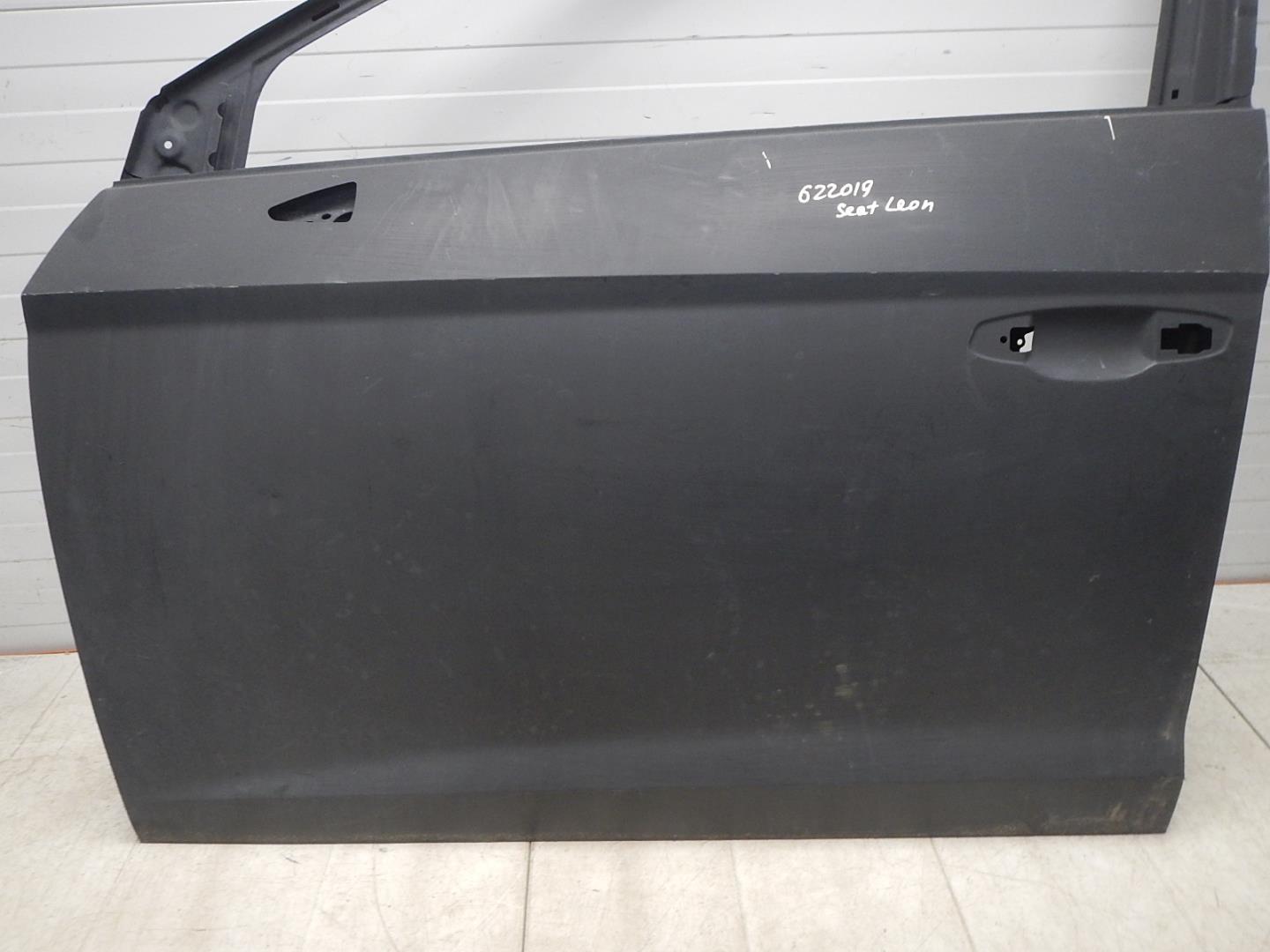 Дверь передняя левая