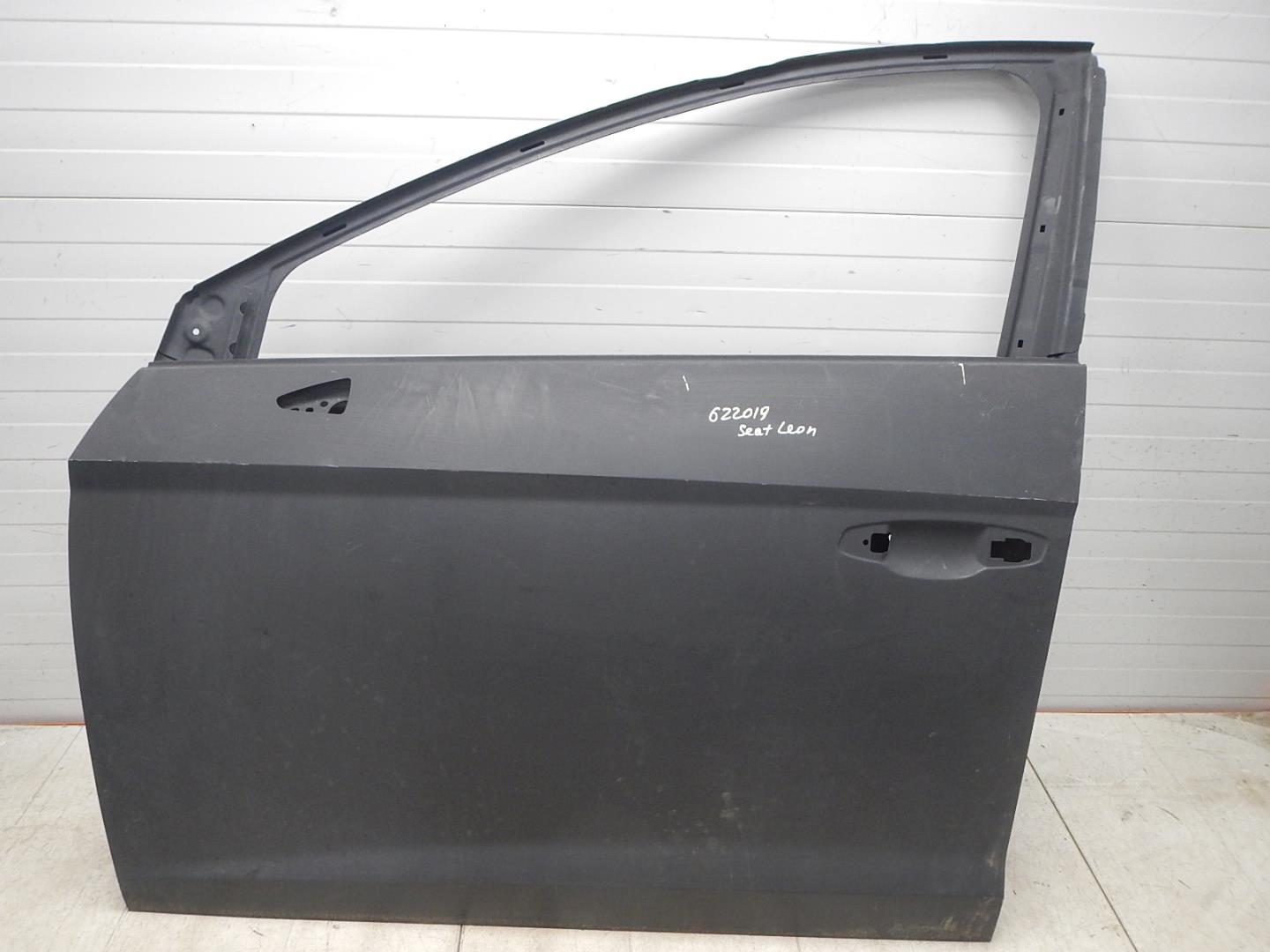 Дверь передняя левая