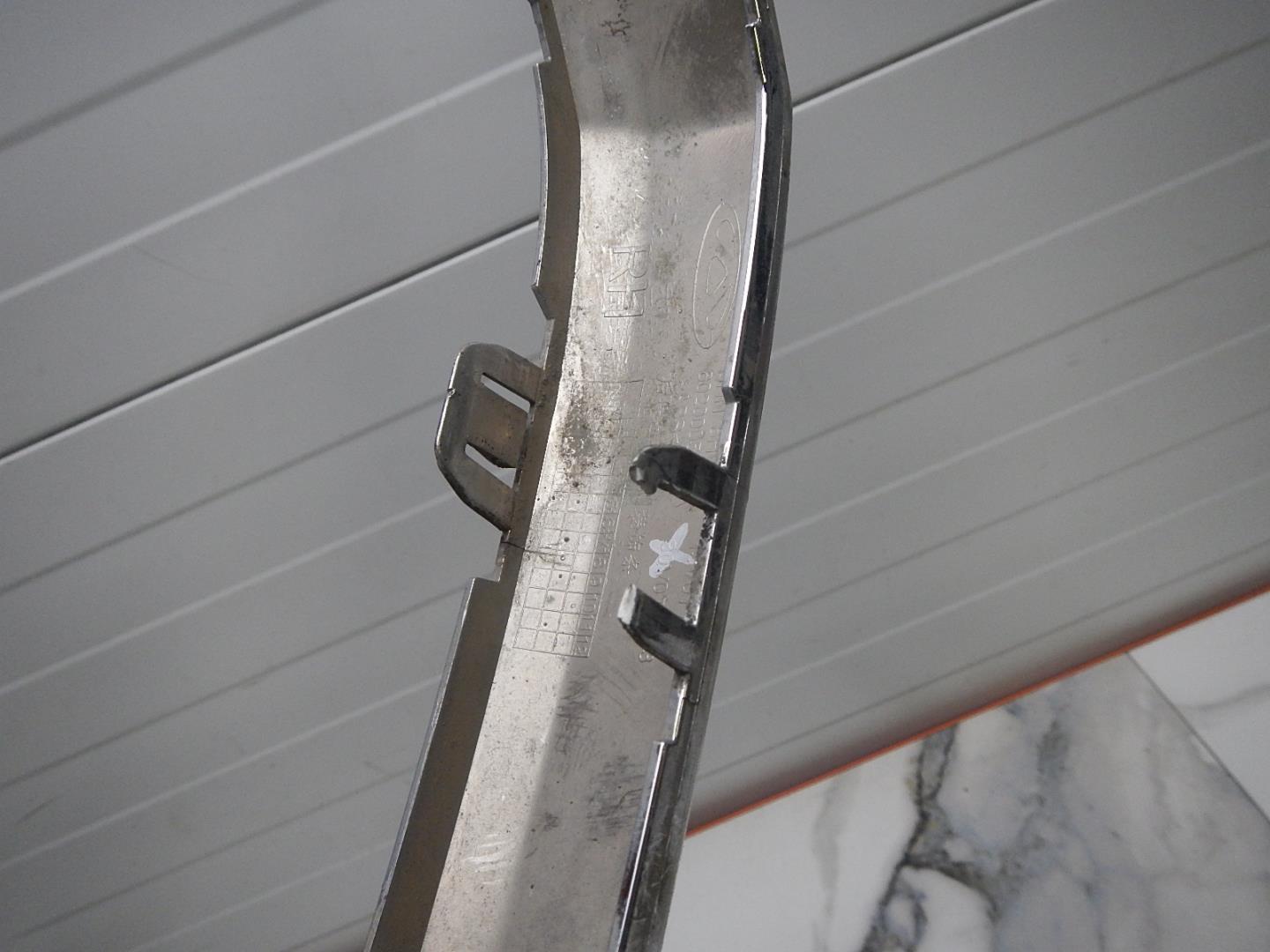 Молдинг заднего бампера