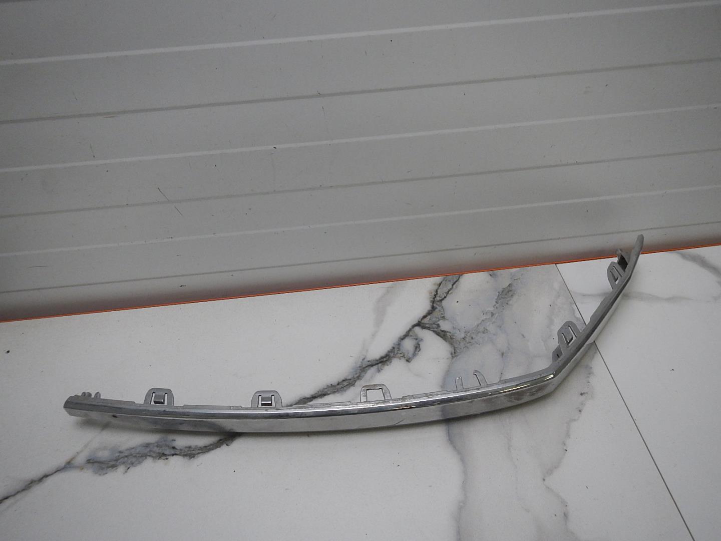 Молдинг заднего бампера