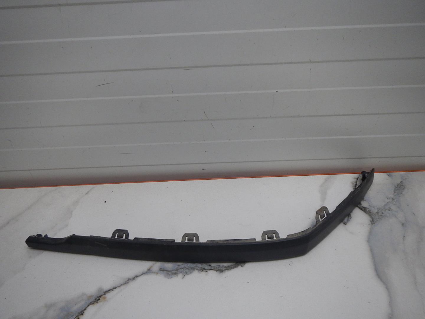 Молдинг заднего бампера