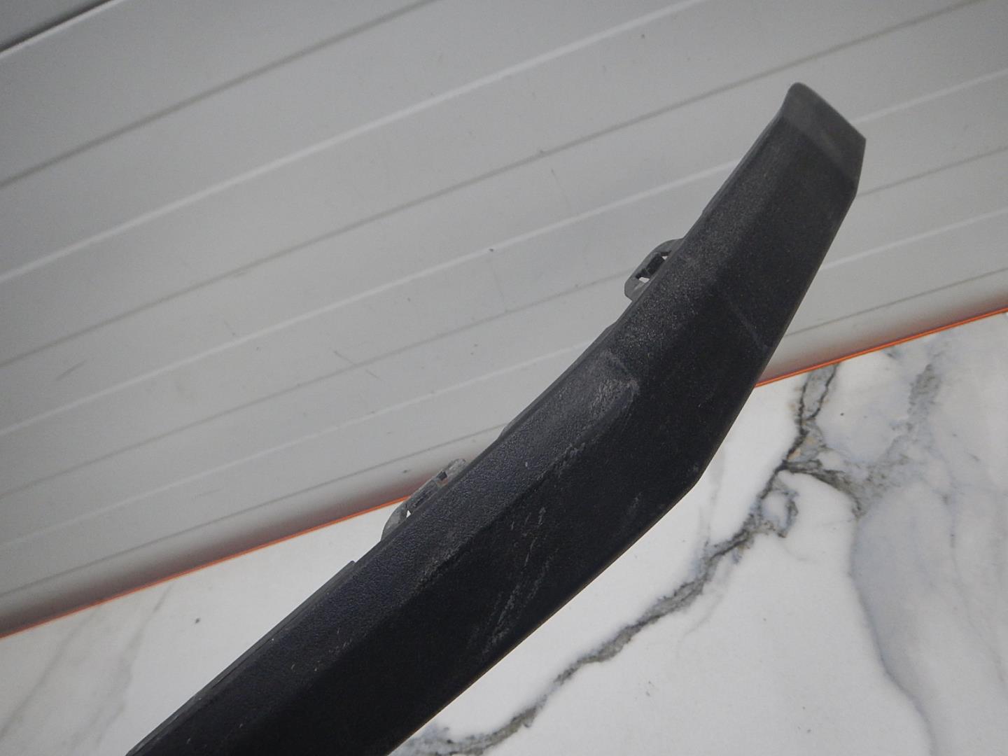 Молдинг заднего бампера