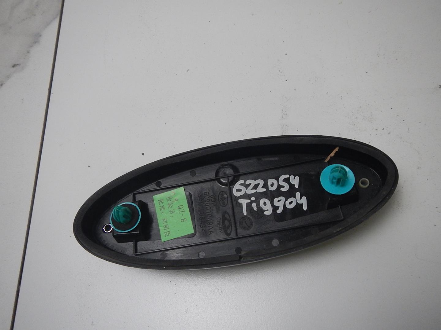 Эмблема на крышку багажника