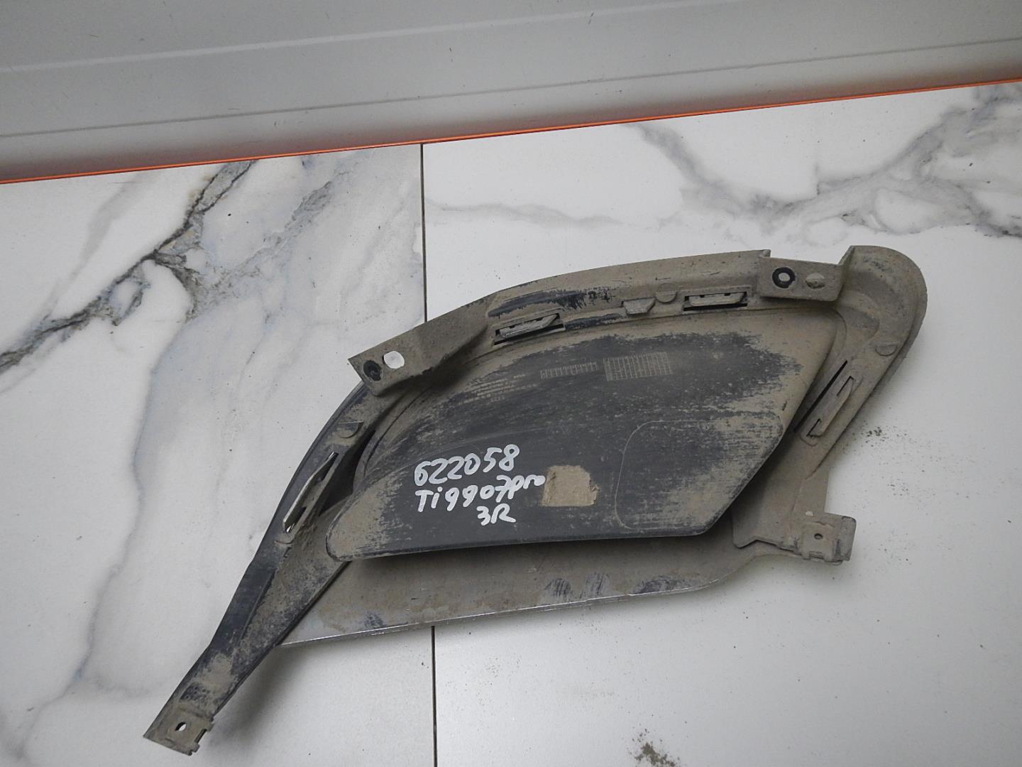 Накладка заднего бампера правая