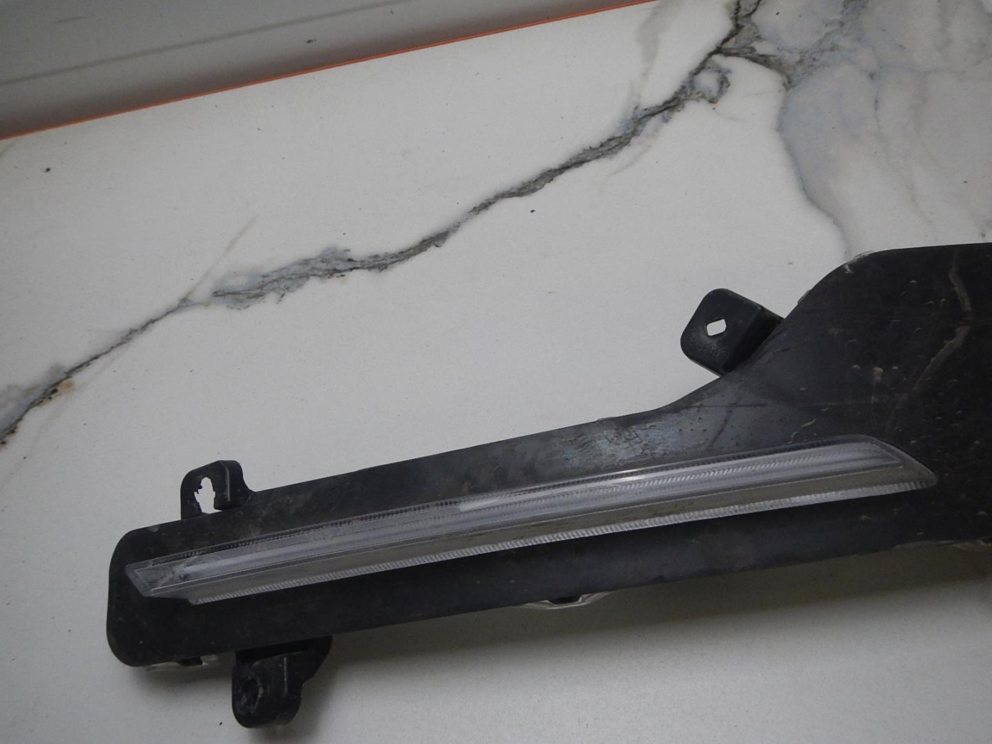 Фара дневного света правая (ходовые огни)