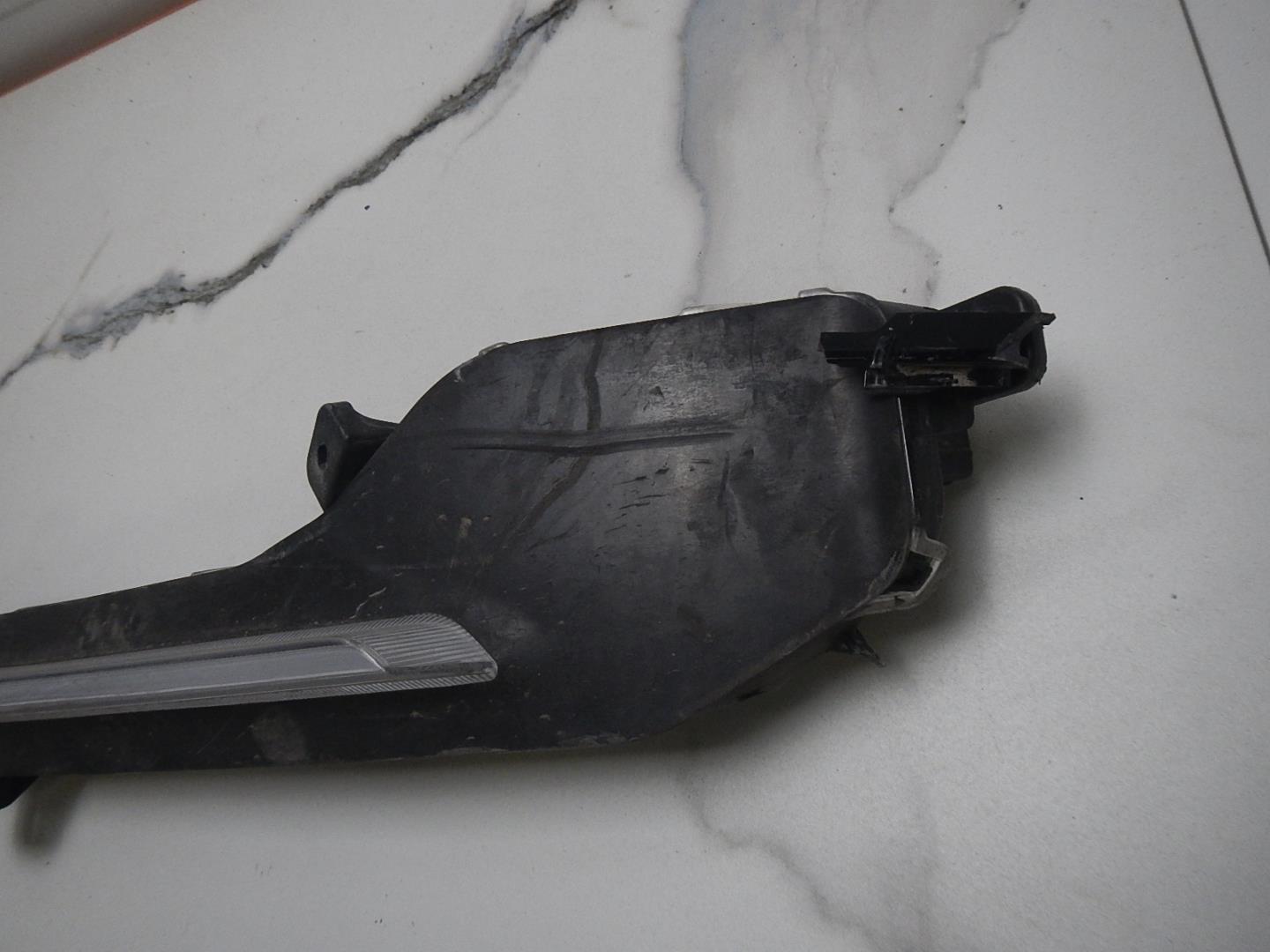 Фара дневного света правая (ходовые огни)