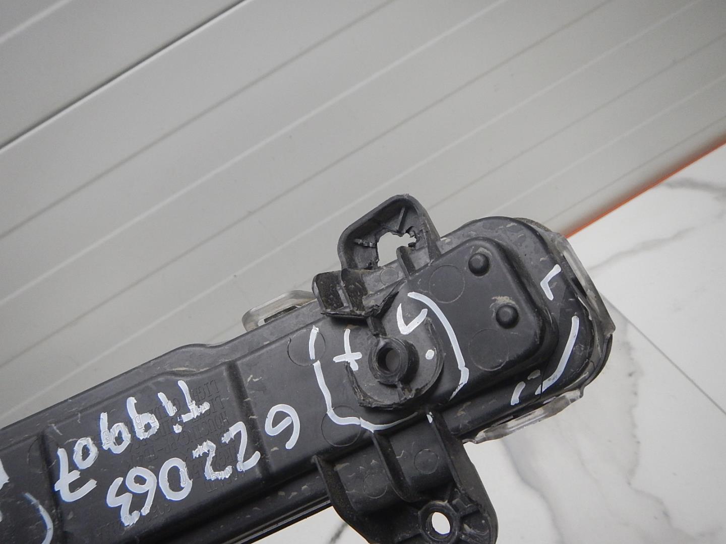 Фара дневного света правая (ходовые огни)