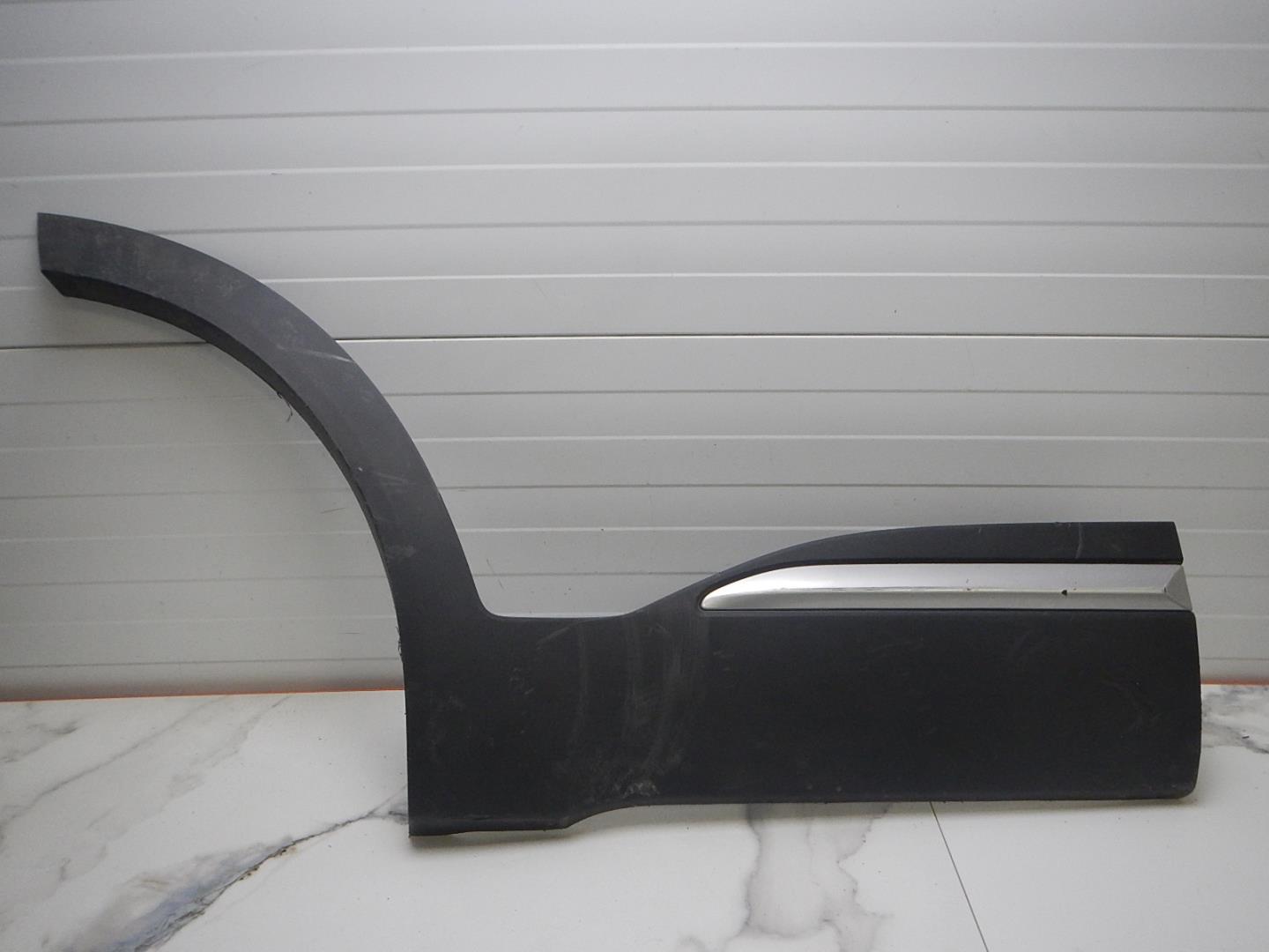 Молдинг задней правой двери