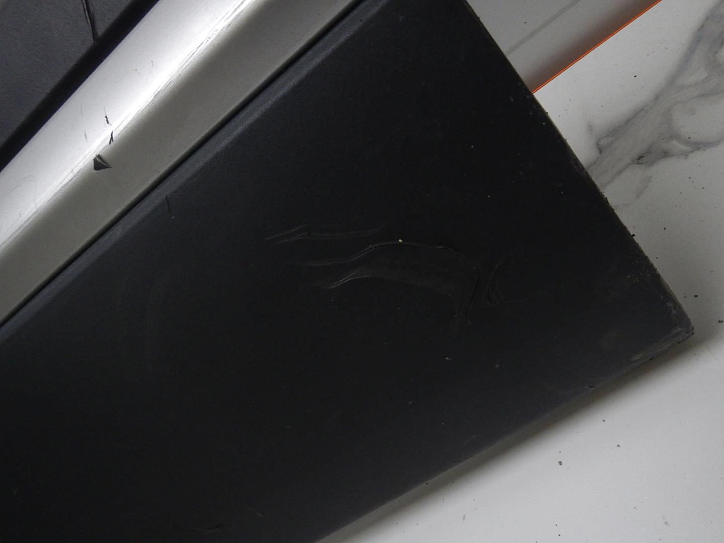 Молдинг задней правой двери