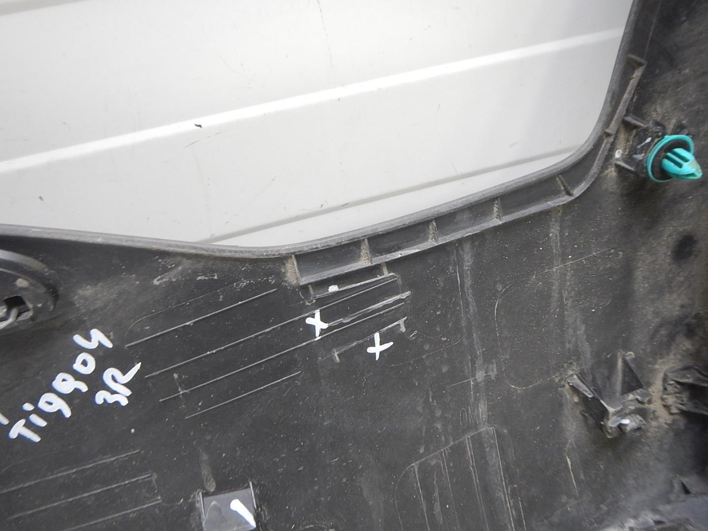 Молдинг задней правой двери