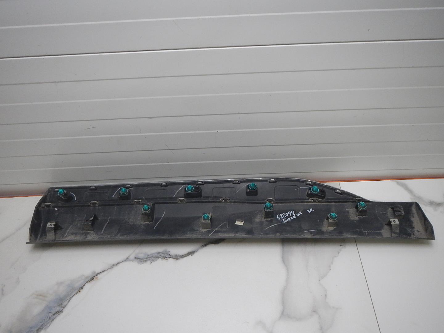 Молдинг задней правой двери