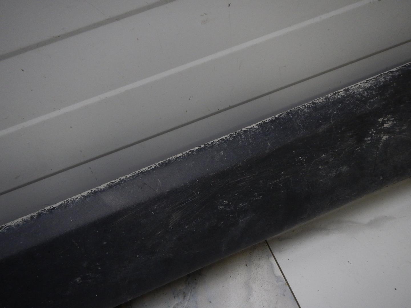 Молдинг передней правой двери