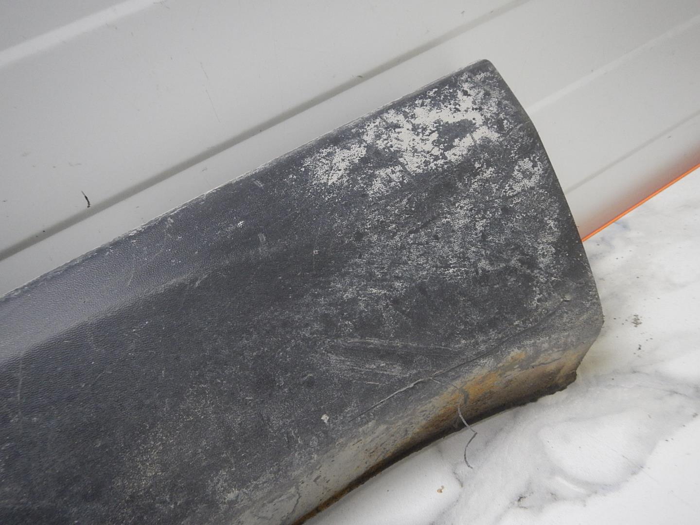 Молдинг передней правой двери